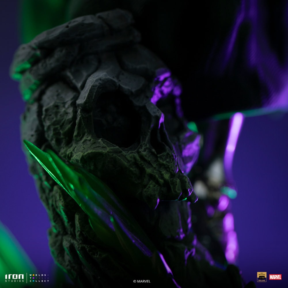 Marvel Doctor Doom Deluxe 1:10 Scale Statue  (Prototype Shown) View 5