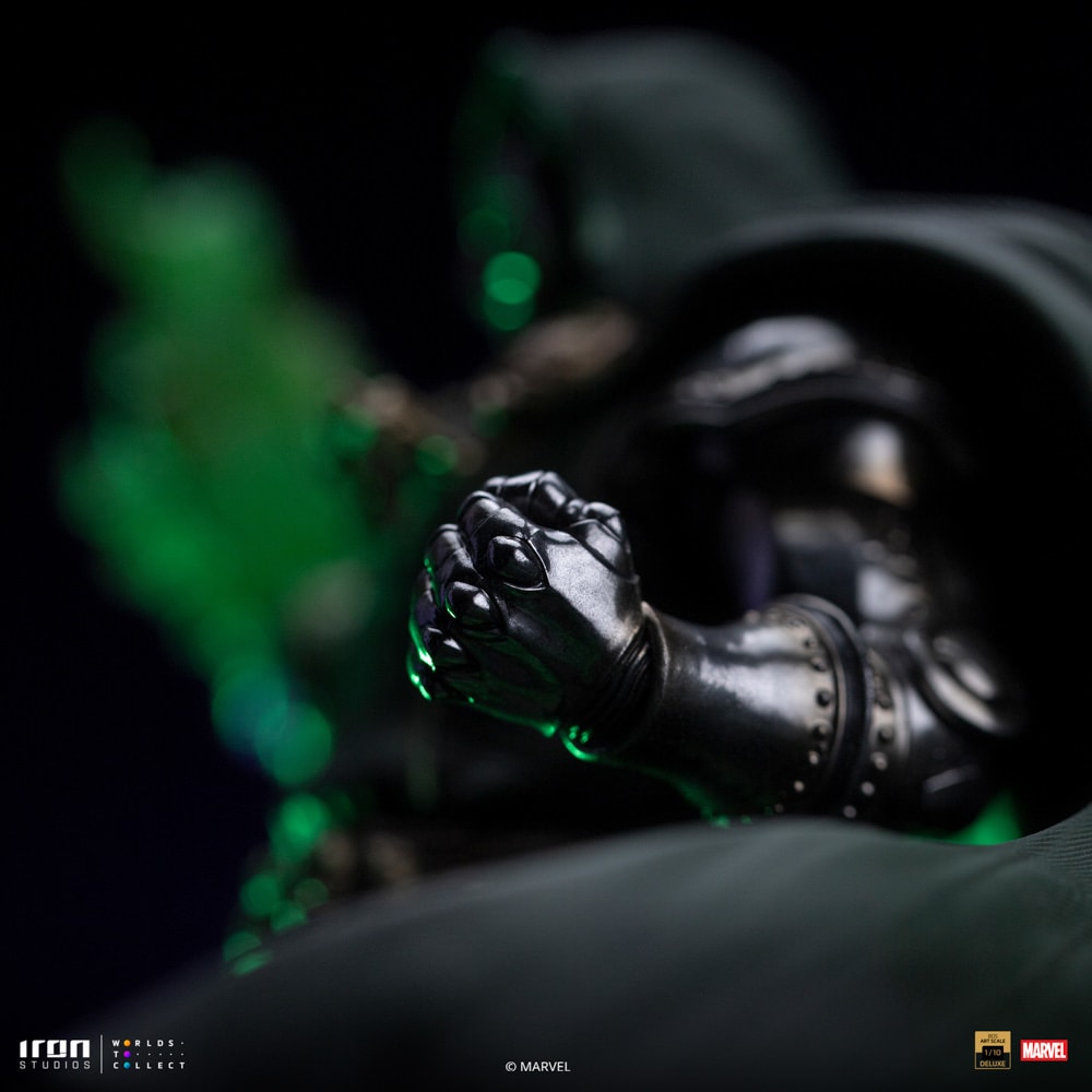 Marvel Doctor Doom Deluxe 1:10 Scale Statue  (Prototype Shown) View 14