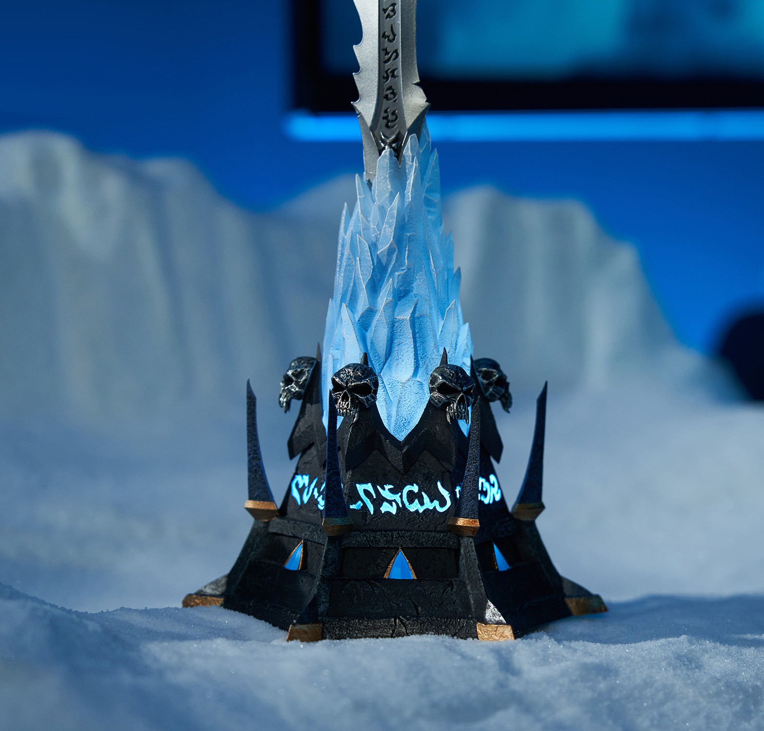 Frostmourne (Collector's Edition) Replica by HEX Collectibles