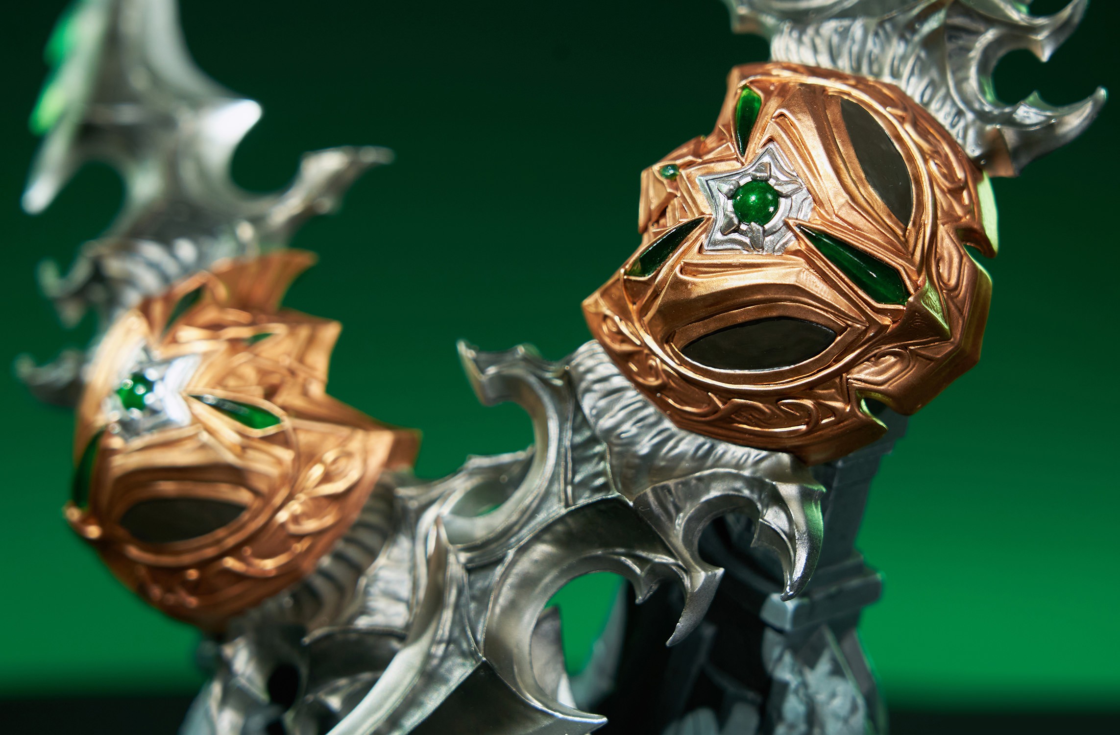 Warcraft Warglaives of Azzinoth (Collector's Edition) Replica  (Prototype Shown) View 3