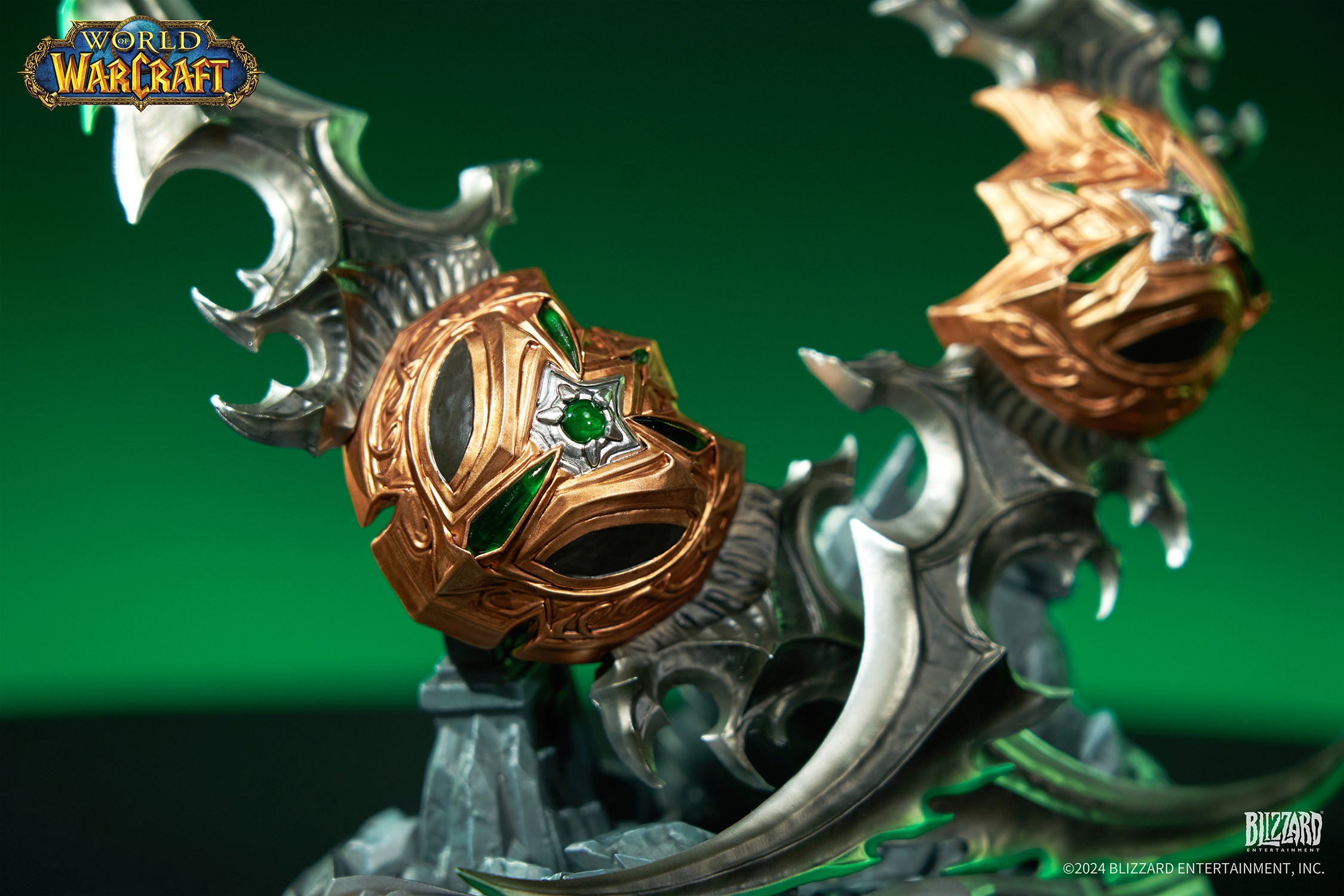 Warcraft Warglaives of Azzinoth (Collector's Edition) Replica  (Prototype Shown) View 6