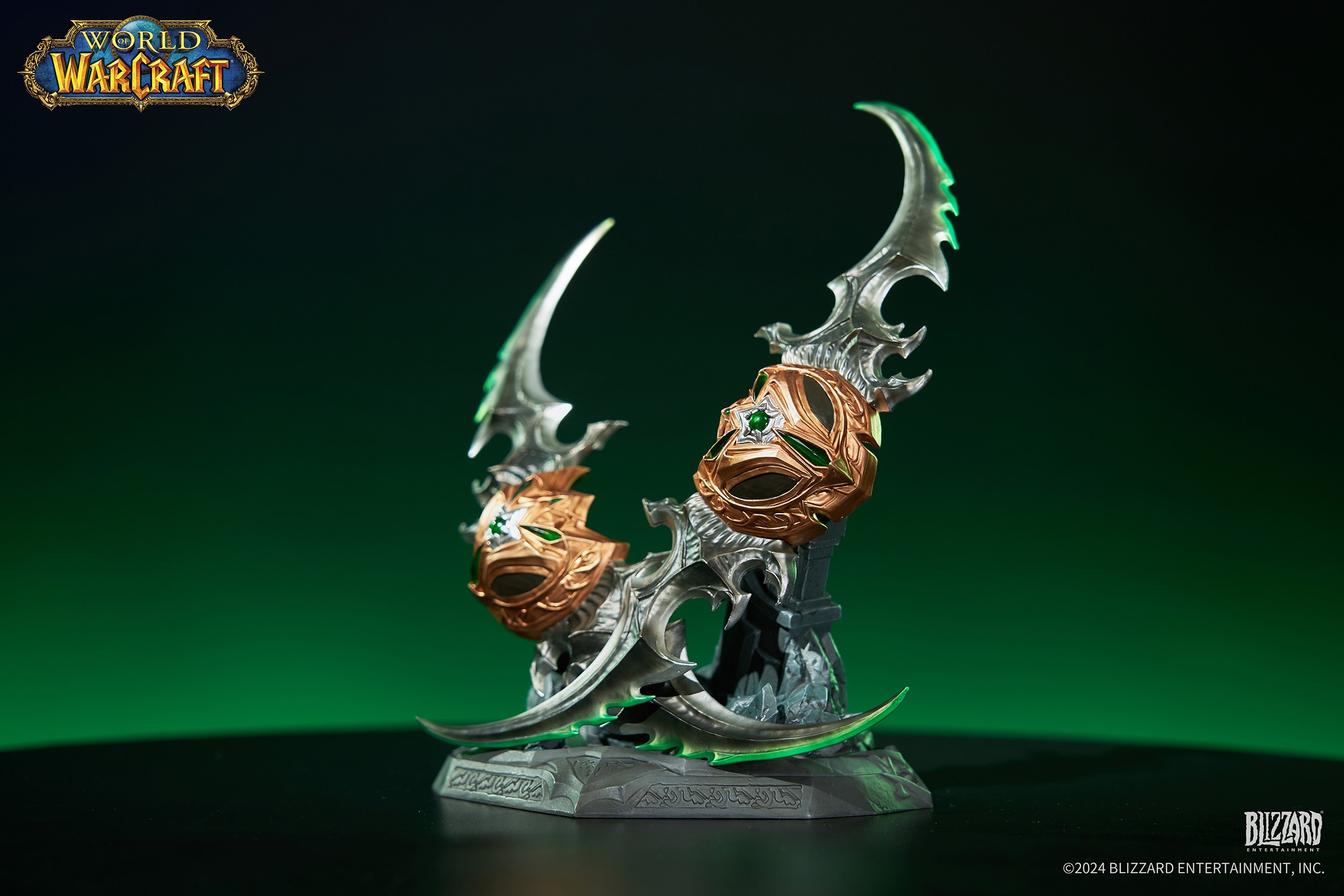Warcraft Warglaives of Azzinoth (Collector's Edition) Replica  (Prototype Shown) View 10