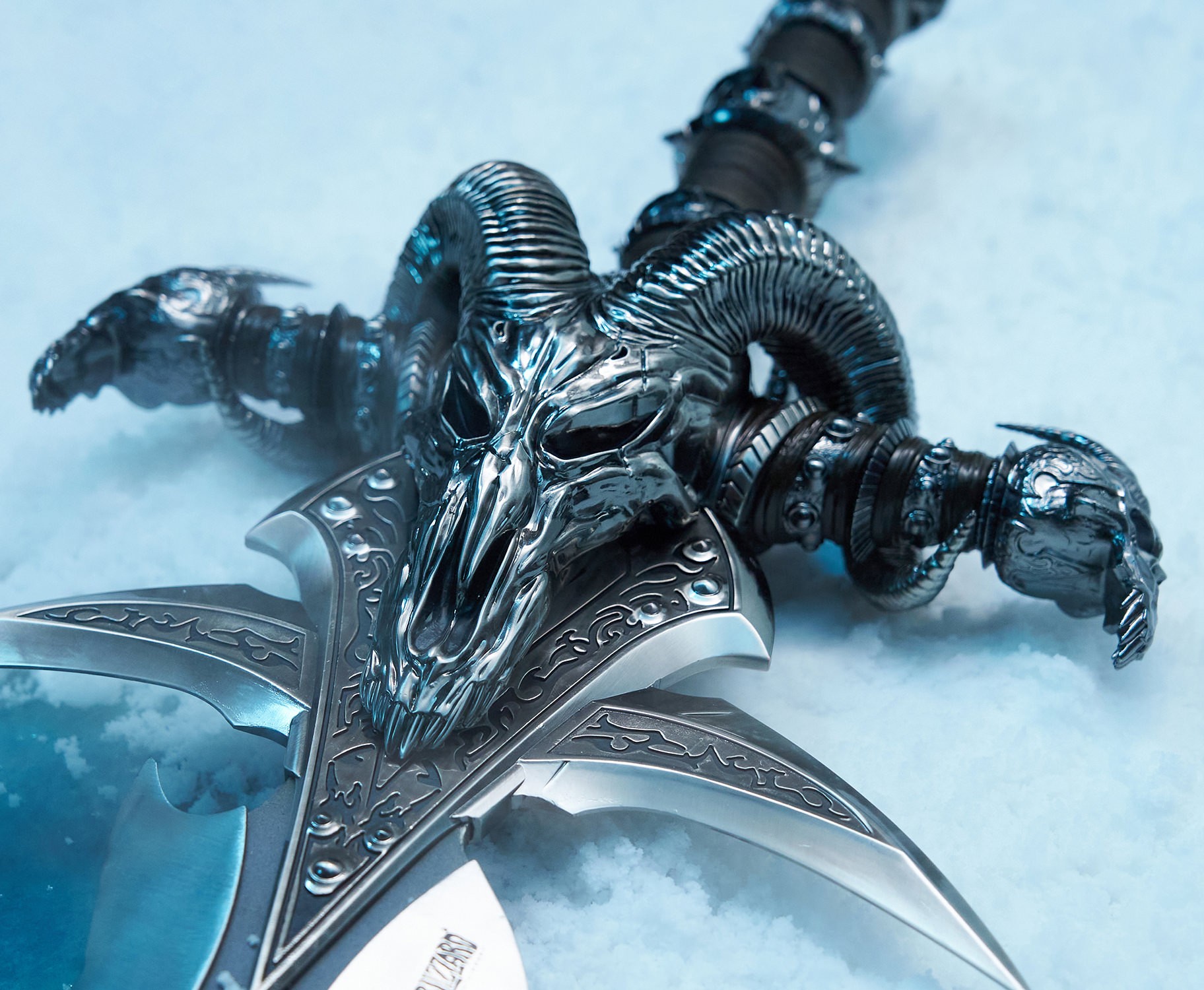 Frostmourne Sword Premium Life-Size Replica by HEX