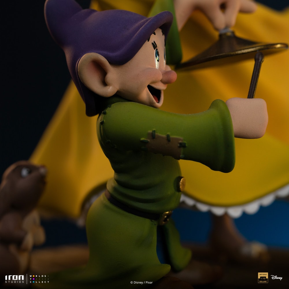 Disney Snow White Deluxe 1:10 Scale Statue  (Prototype Shown) View 16