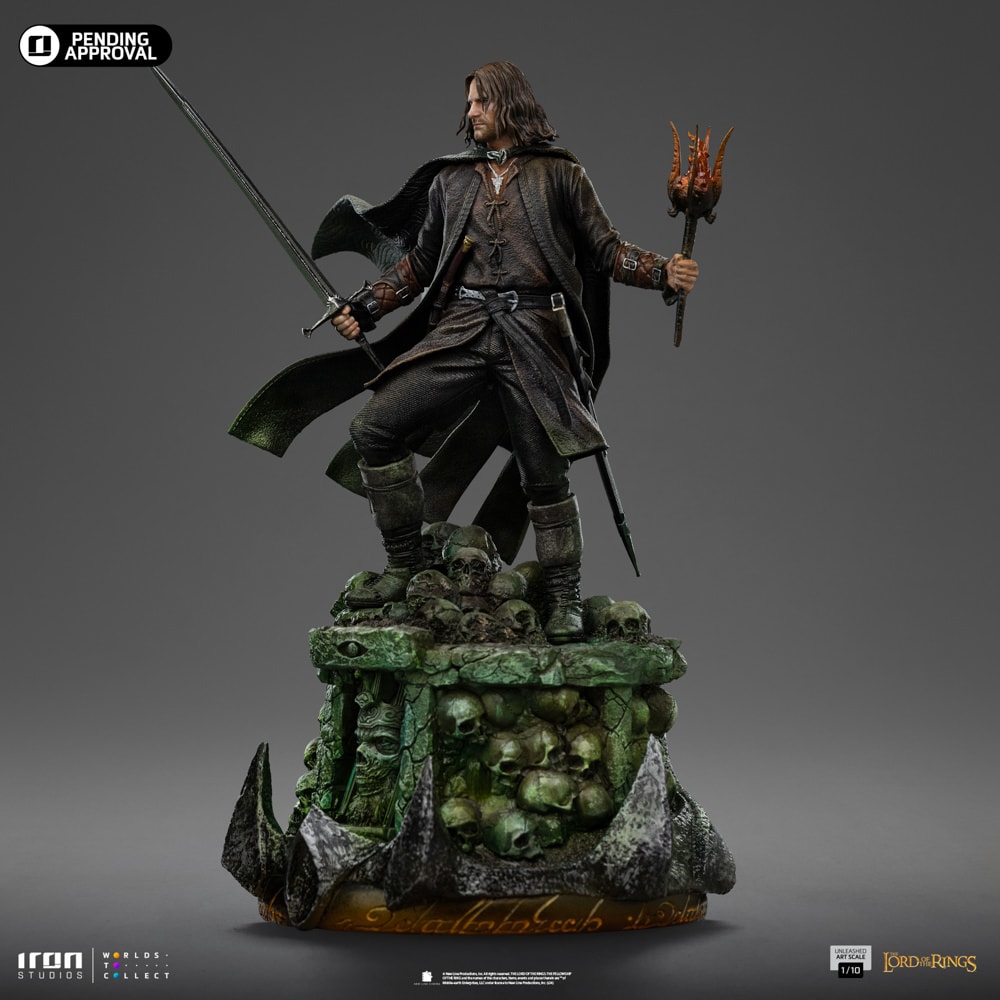 The Lord of the Rings Aragorn Unleashed 1:10 Scale Statue  (Prototype Shown) View 11