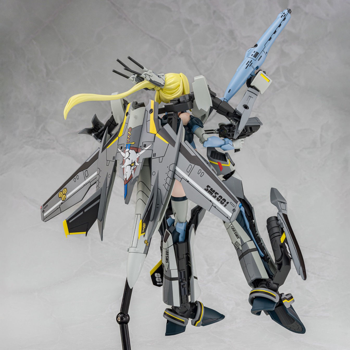 Macross V.F.G. VF-25S Super Messiah Model Kit  (Prototype Shown) View 4