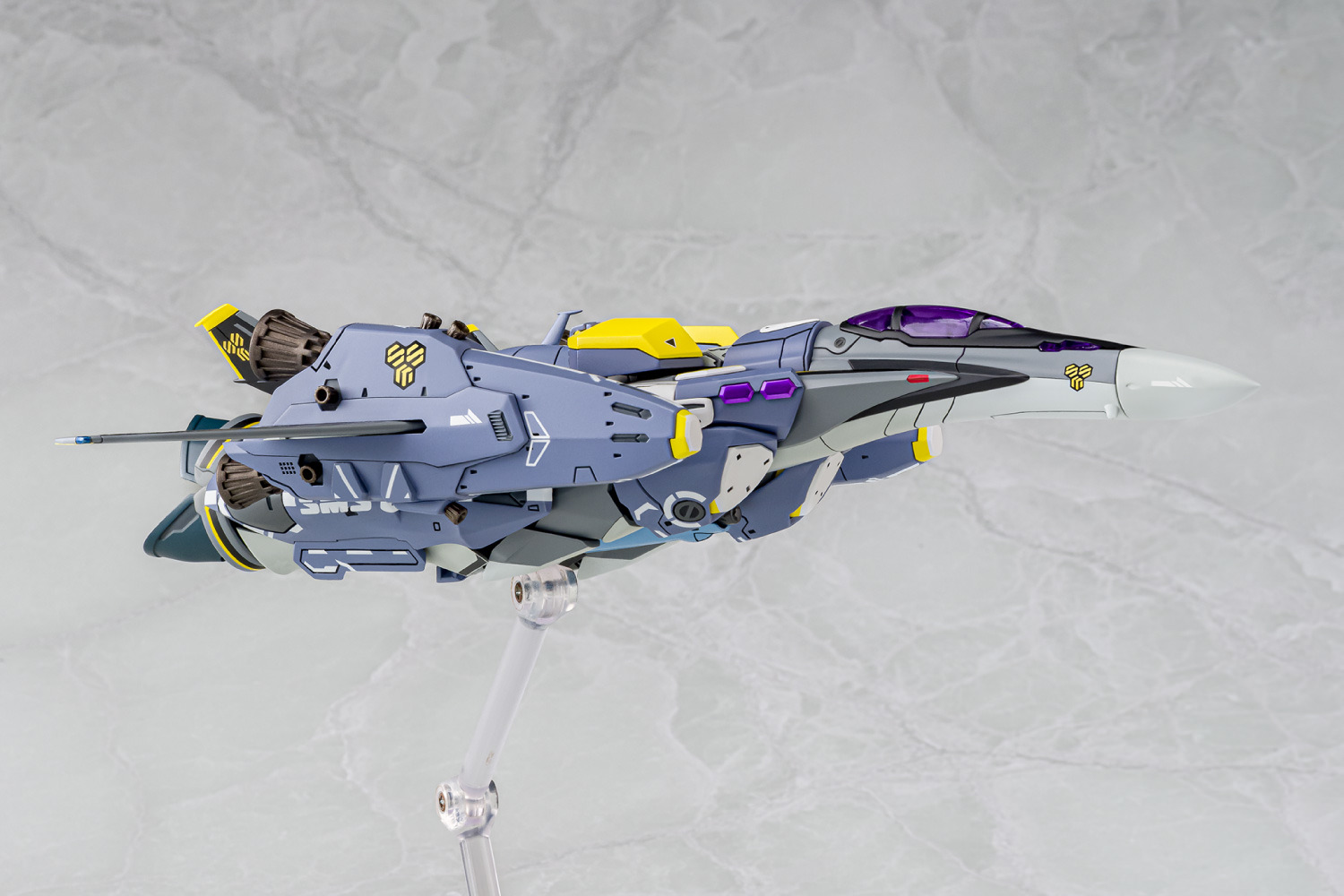 Macross V.F.G. VF-25S Super Messiah Model Kit  (Prototype Shown) View 12