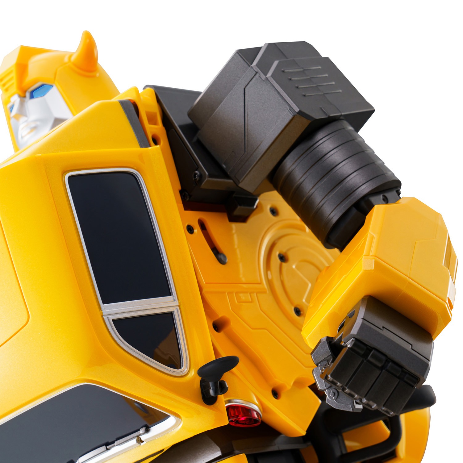 Transformers Bumblebee G1 Flagship Robot Electronics  (Prototype Shown) View 7