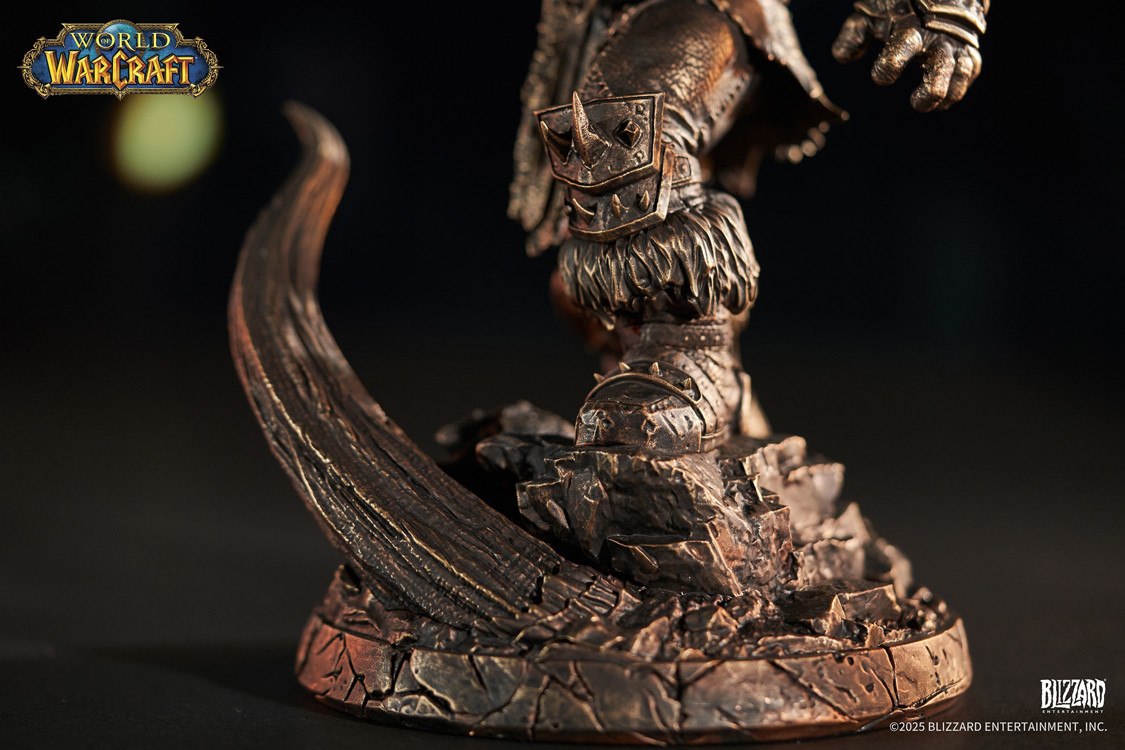 Warcraft Grommash Hellscream (Bronze Colored Edition) Statues  (Prototype Shown) View 9