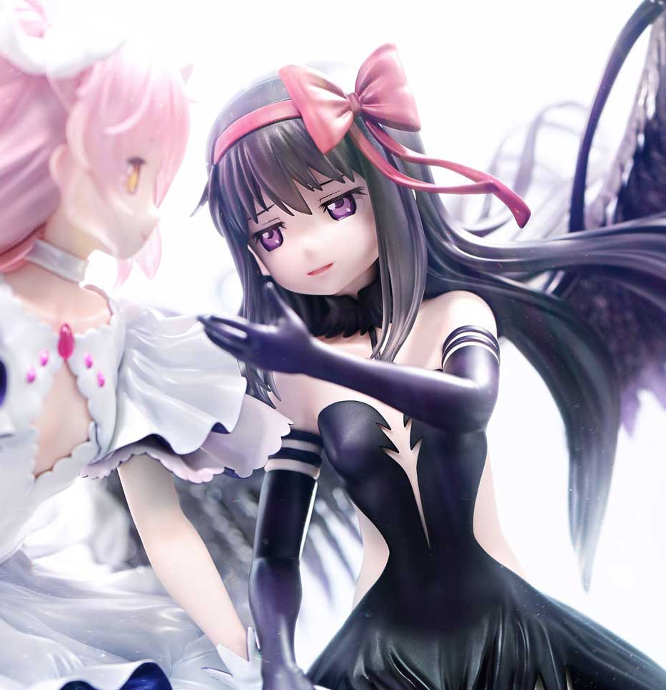 Puella Magi Madoka Magica Ultimate Madoka & Devil Homura (Bonus Version) Statues  (Prototype Shown) View 4