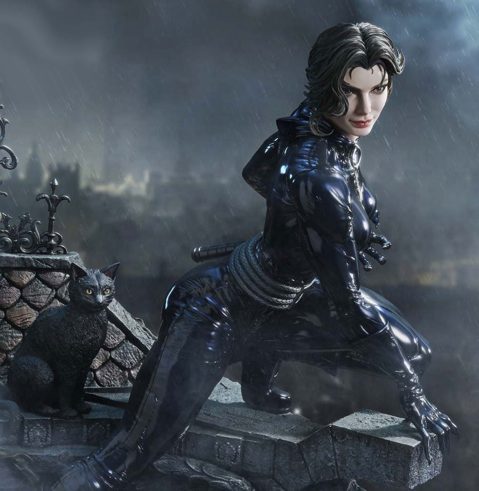 DC Comics Catwoman (Deluxe Bonus Version) 1:3 Scale Statue  (Prototype Shown) View 3