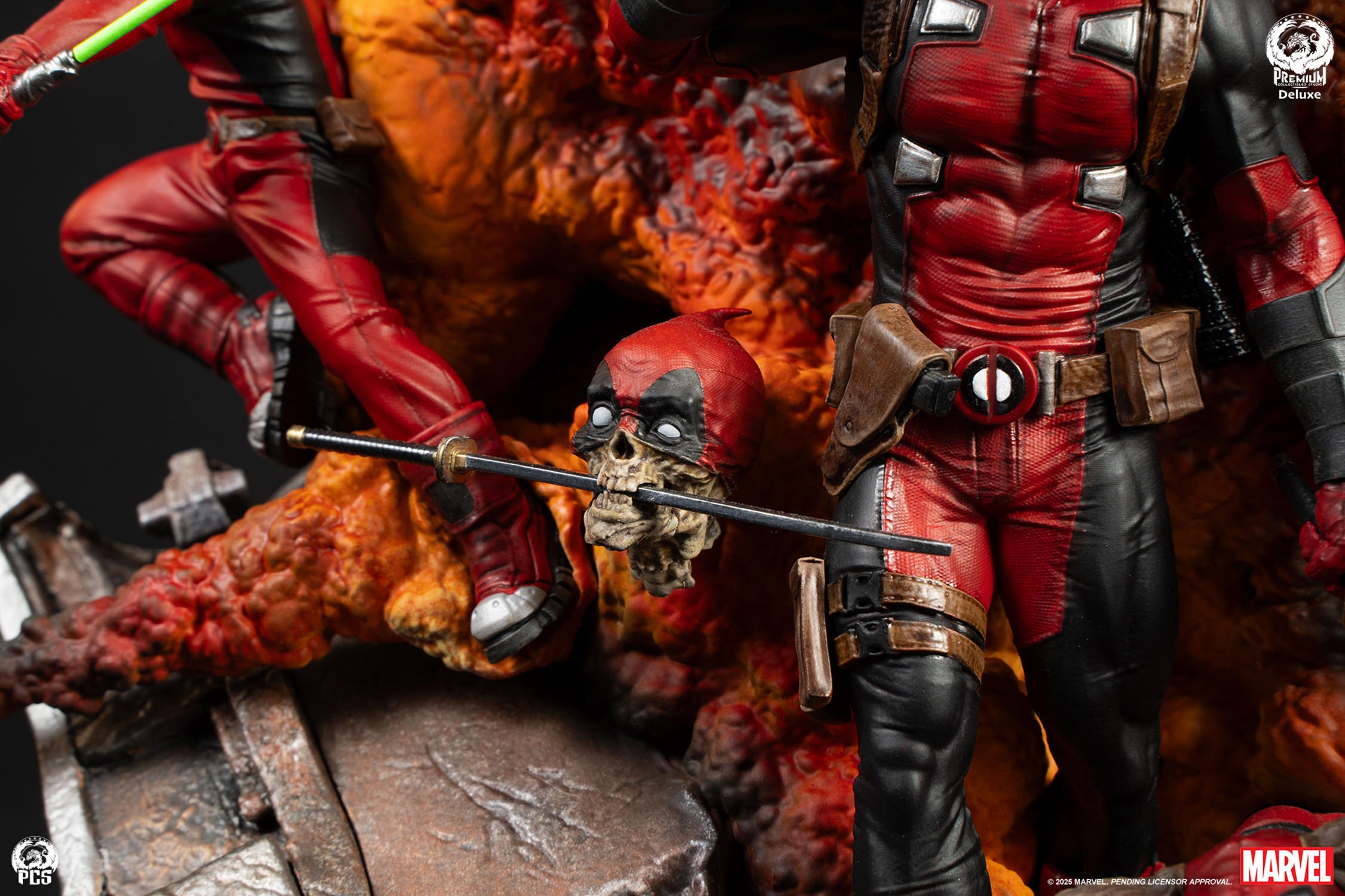 Marvel Deadpool (Deluxe Edition) Fine Art Bust  (Prototype Shown) View 5