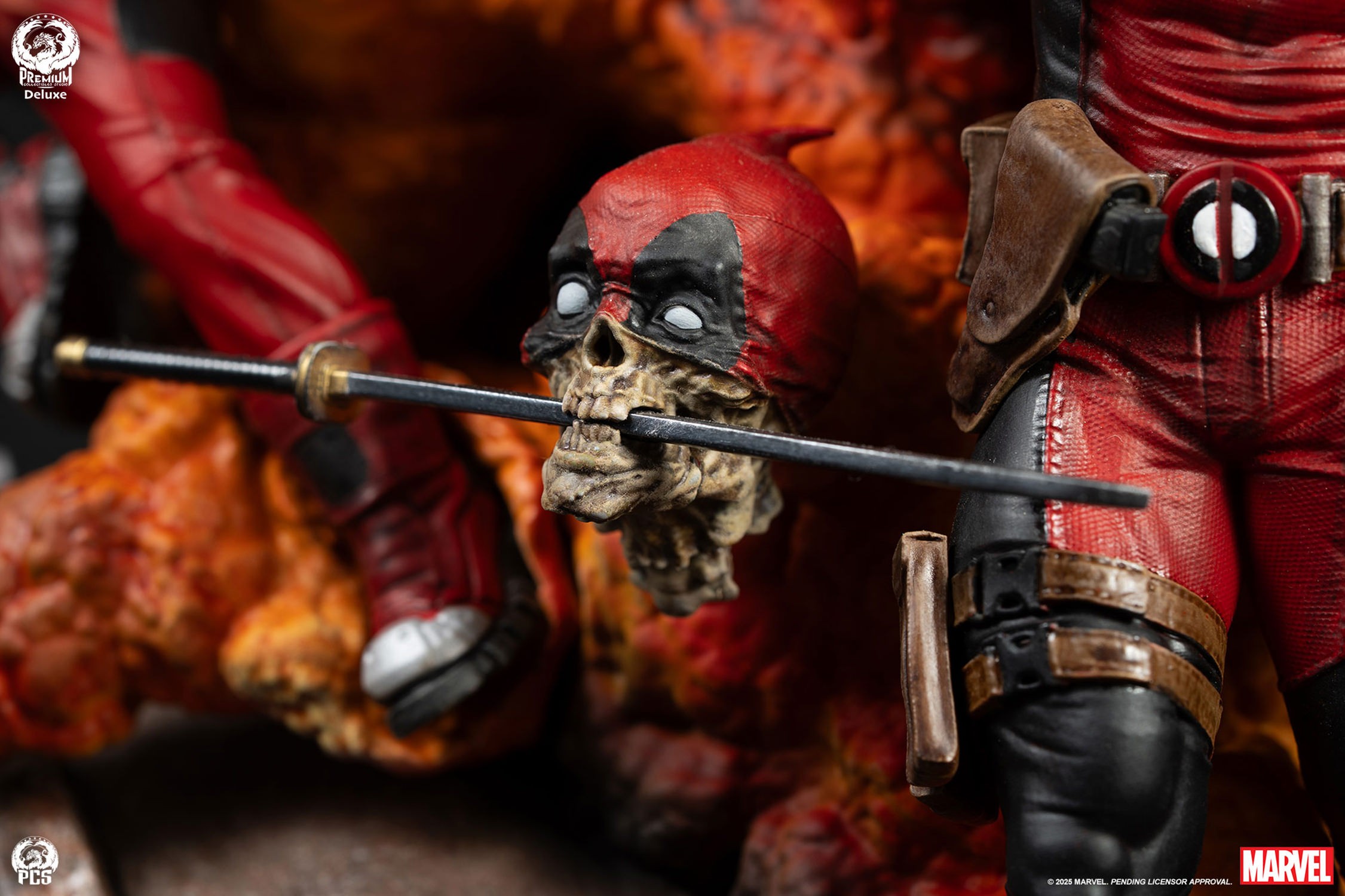 Marvel Deadpool (Deluxe Edition) Fine Art Bust  (Prototype Shown) View 11