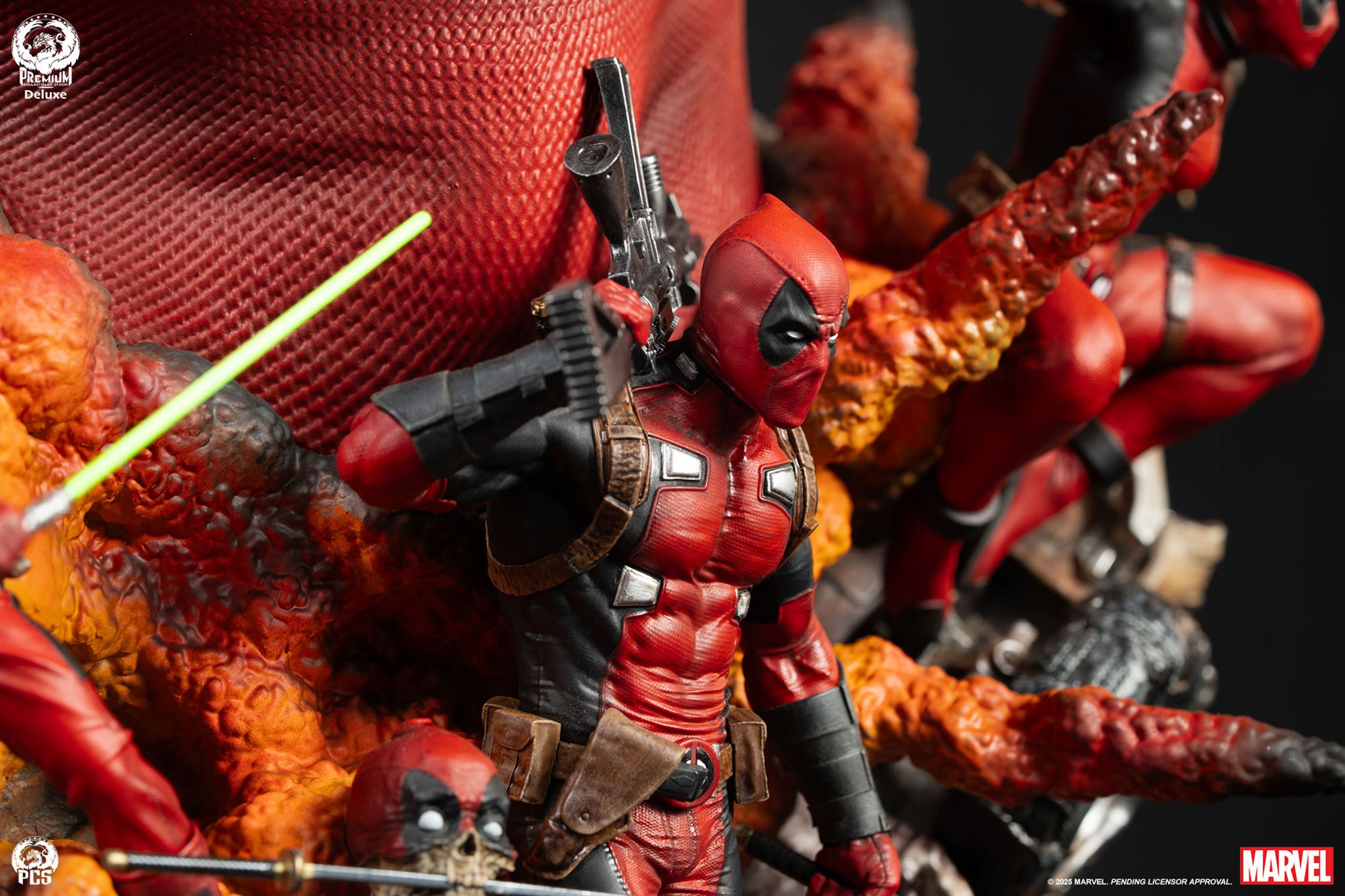 Marvel Deadpool (Deluxe Edition) Fine Art Bust  (Prototype Shown) View 15