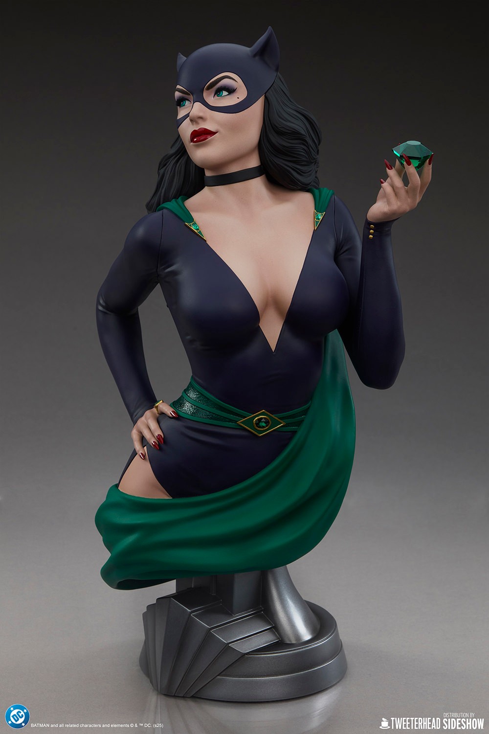 DC Comics Catwoman Bust  (Prototype Shown) View 9