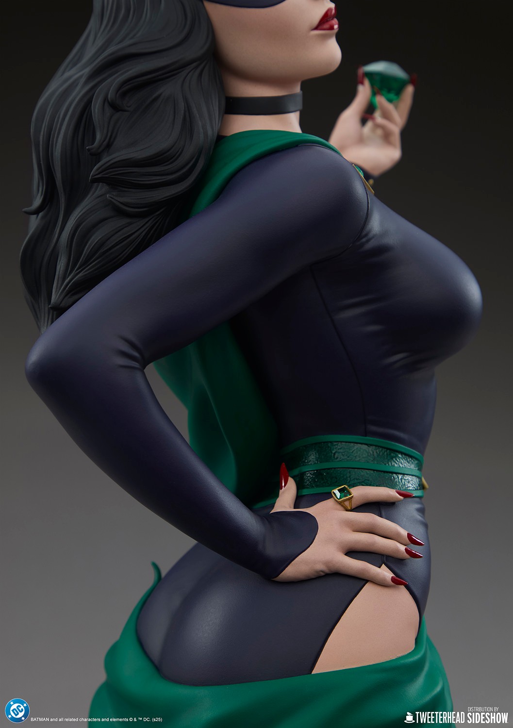 DC Comics Catwoman Bust  (Prototype Shown) View 12