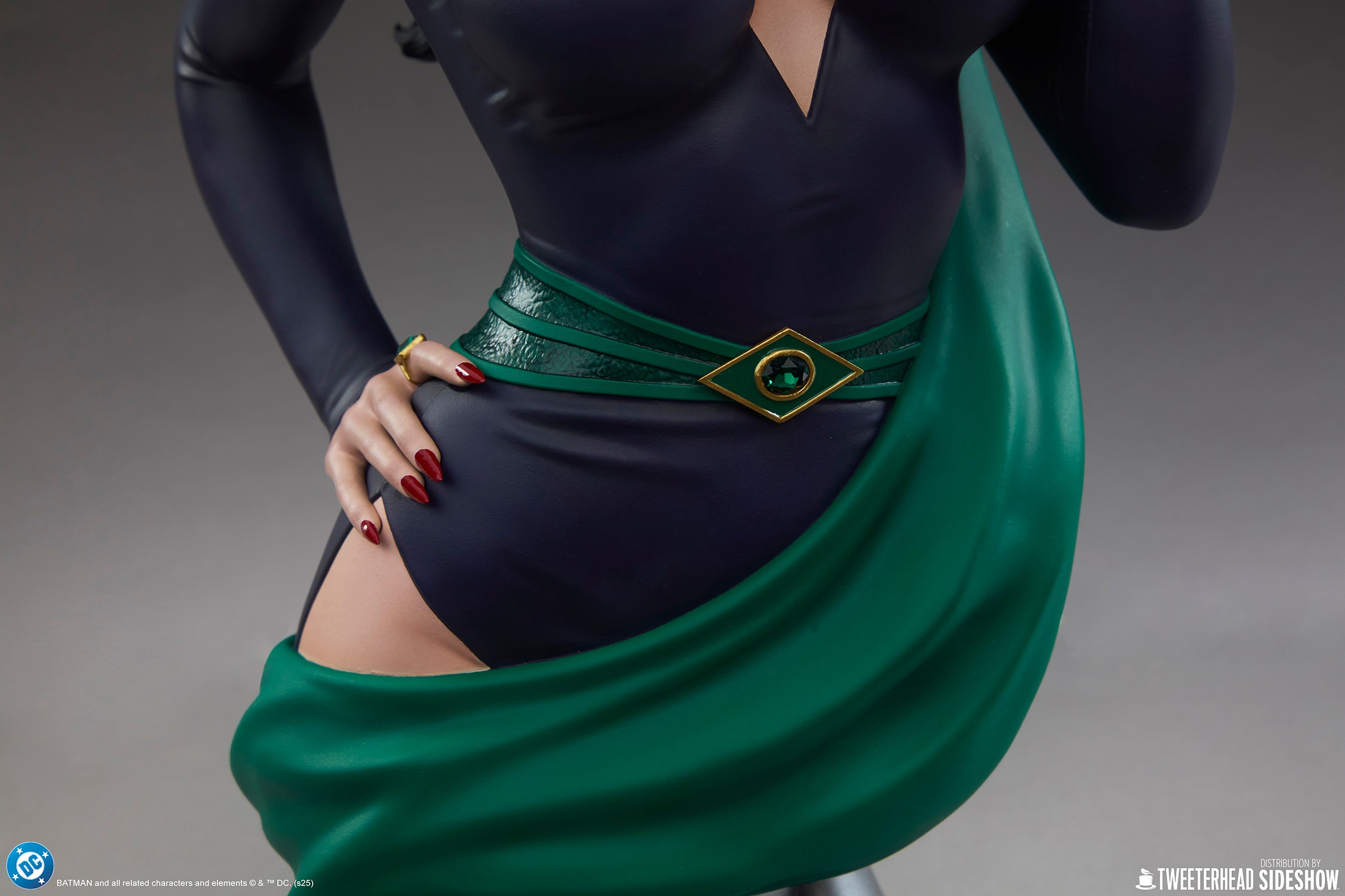 DC Comics Catwoman Bust  (Prototype Shown) View 14