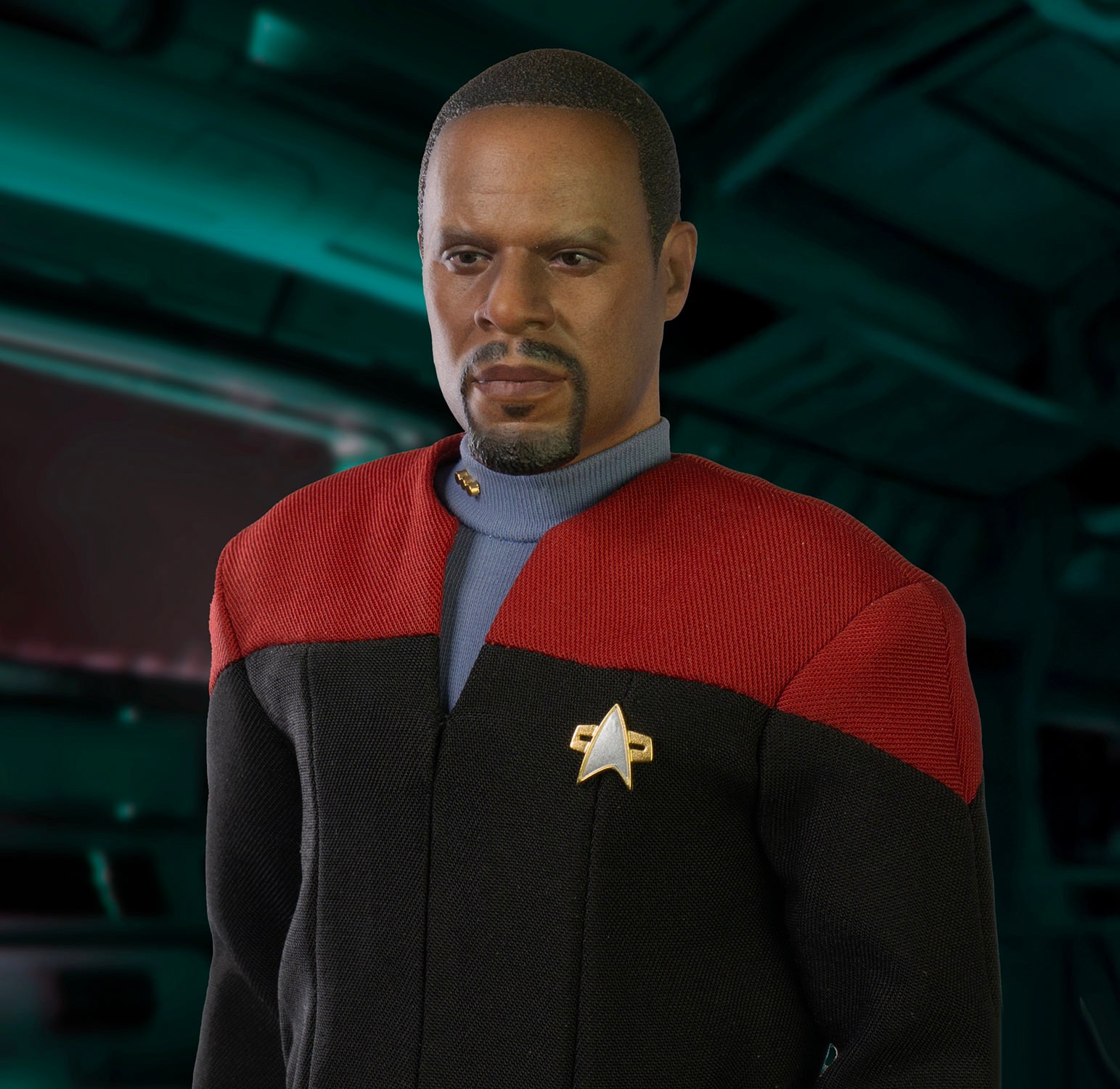 Star Trek Commander Benjamin Sisko Sixth Scale Figure  (Prototype Shown) View 4
