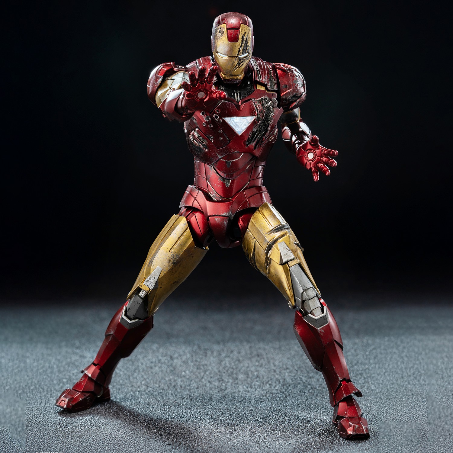 threezero アイアンマン マーク6 ※値下げ可 DLX Iron Man Mark 6 (Battle Damaged) Action Figure by threezero