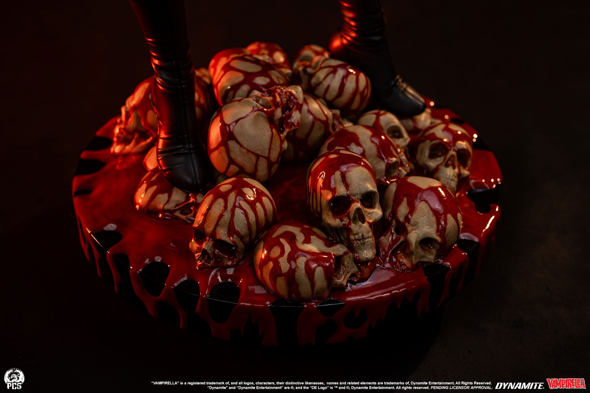 Vampirella Vampirella 1:2 Scale Statue  (Prototype Shown) View 8