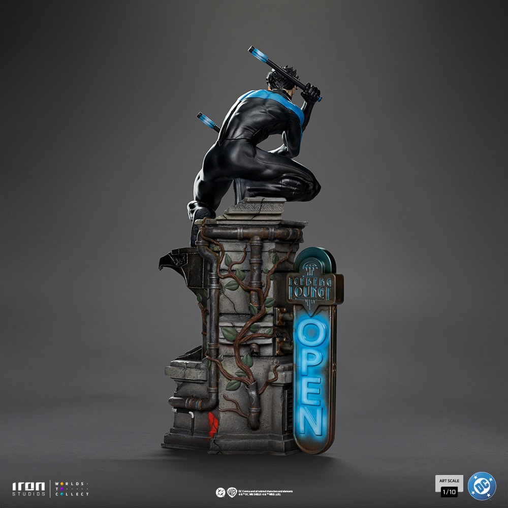 DC Comics Nightwing 1:10 Scale Statue  (Prototype Shown) View 13
