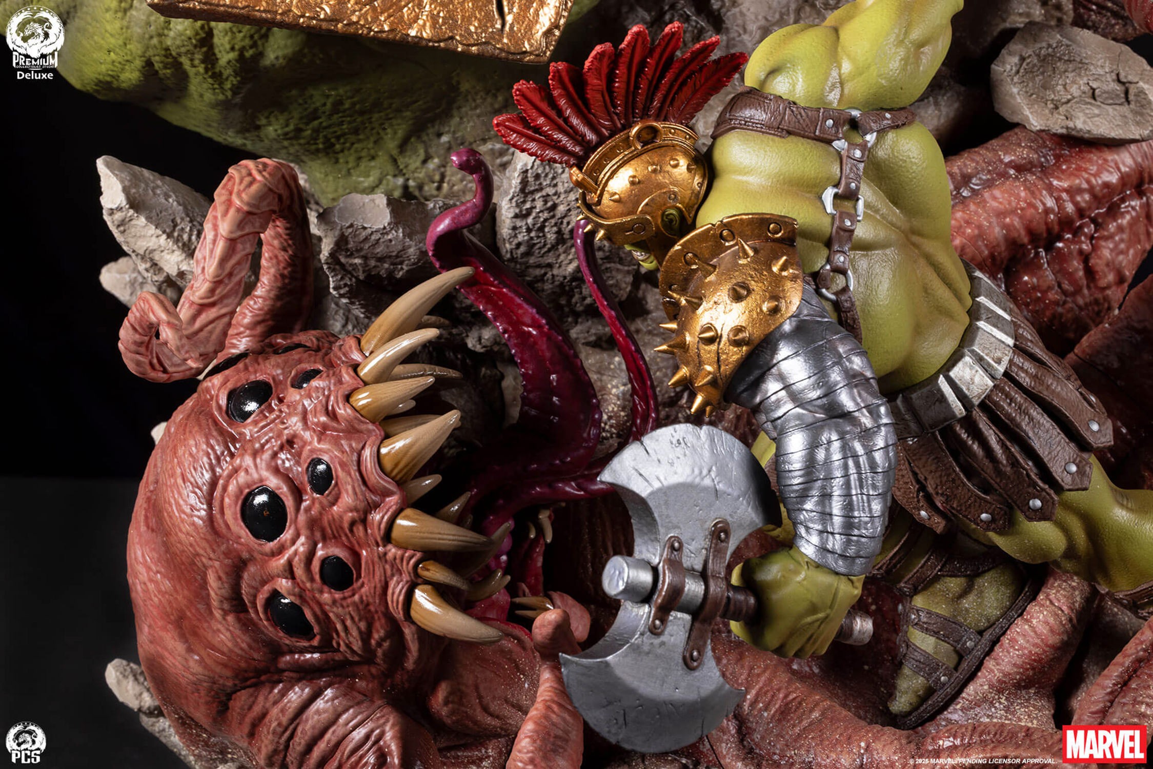 Marvel Planet Hulk (Deluxe Edition) Bust  (Prototype Shown) View 16