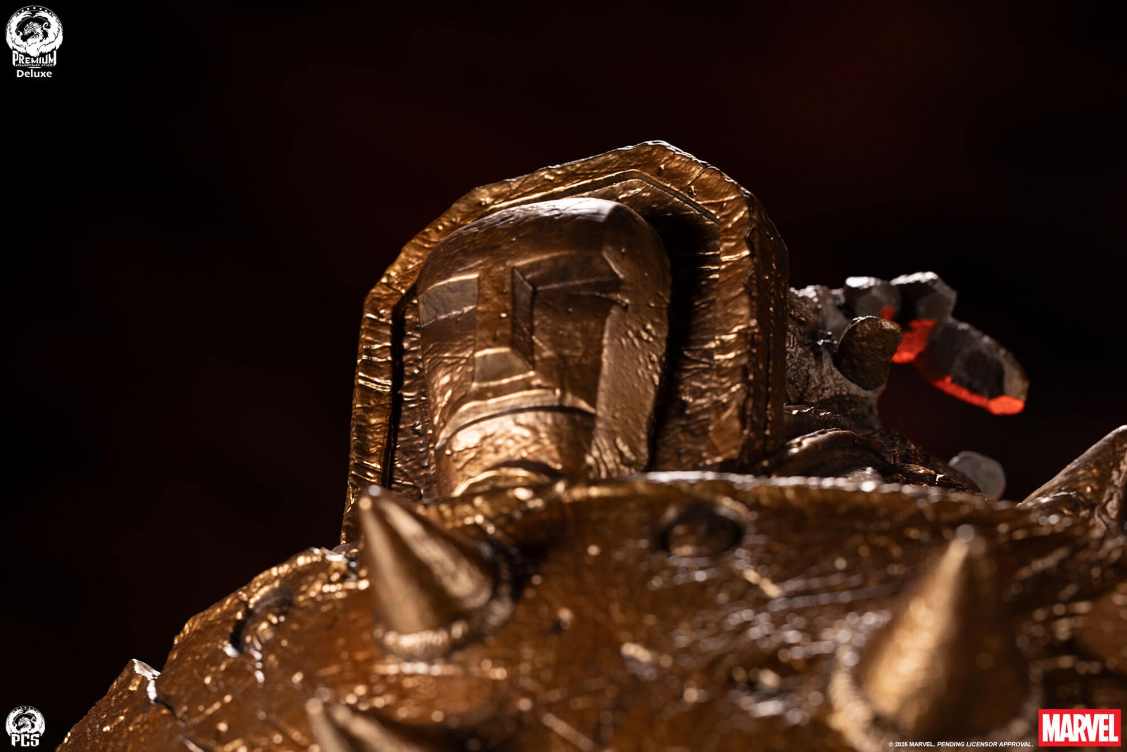 Marvel Planet Hulk (Deluxe Edition) Bust  (Prototype Shown) View 17