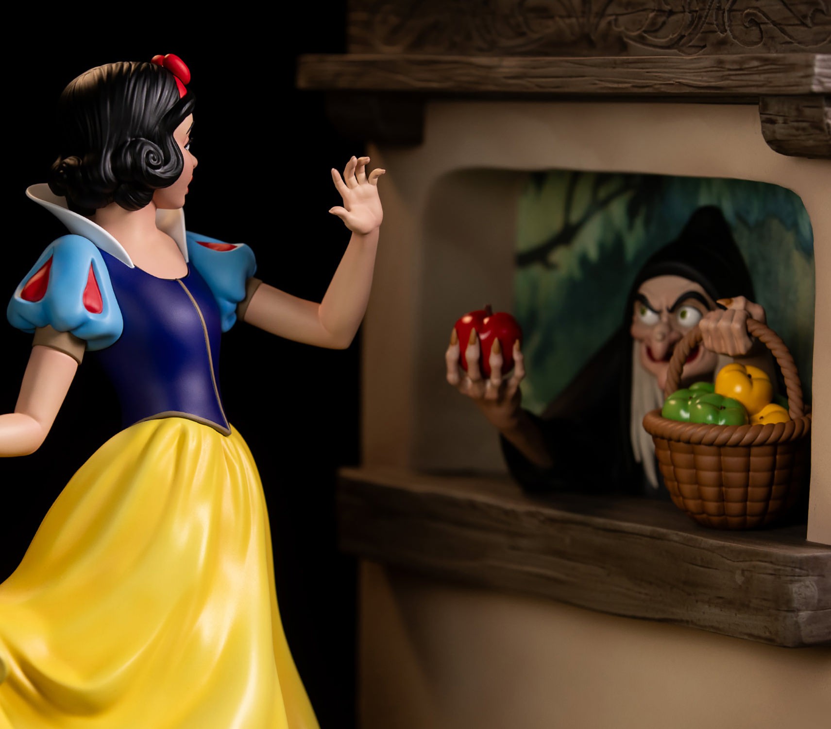Disney Snow White (Deluxe Edition) Statues  (Prototype Shown) View 3