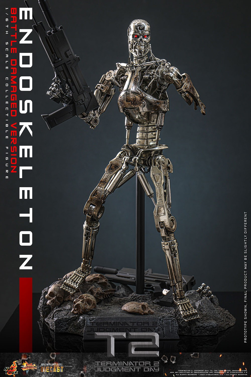 Endoskeleton (Battle Damaged Version) Sixth Scale Figure by Hot