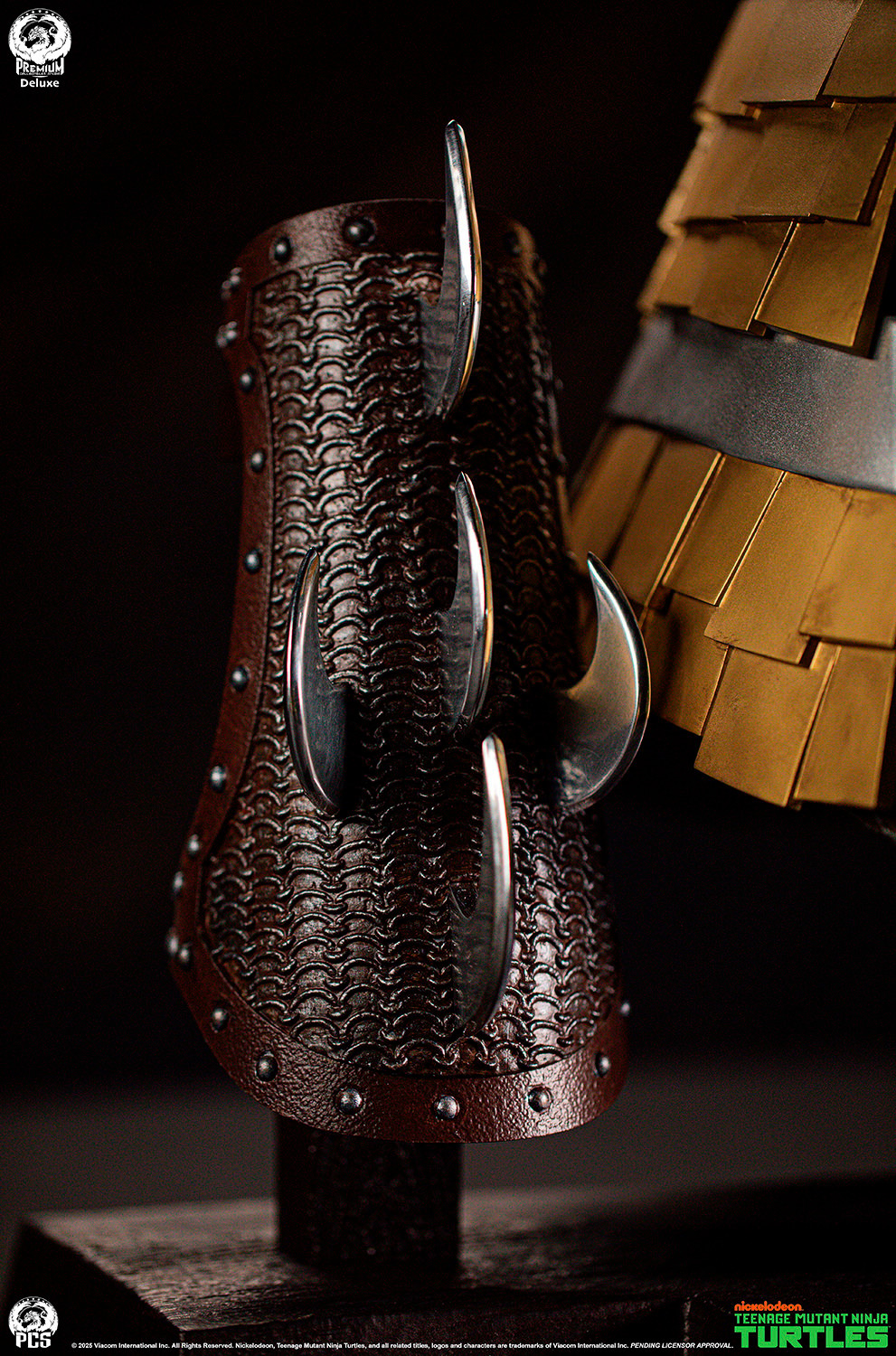 Teenage Mutant Ninja Turtles Shredder Electroplated Armor Set (Ooze Edition) Life-Size Replica  (Prototype Shown) View 11