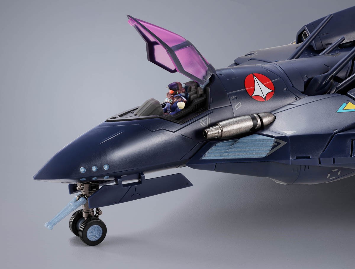Macross VF-17S Nightmare Stealthvalkyrie (Gamlin Kizaki use) Action Figure  (Prototype Shown) View 9