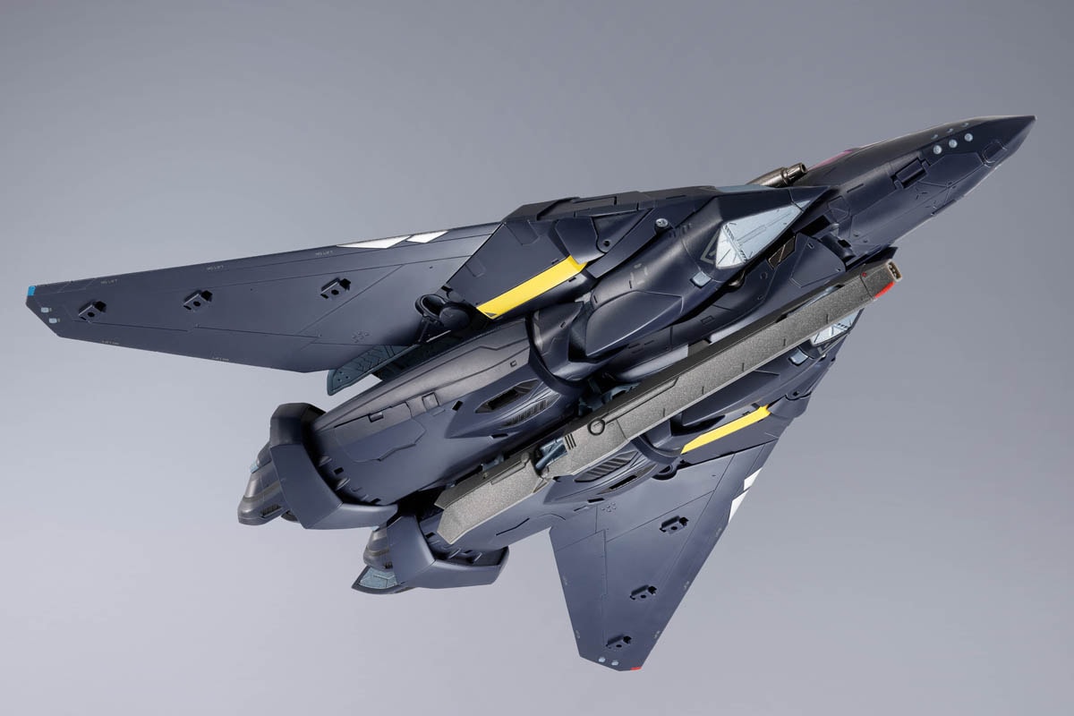Macross VF-17S Nightmare Stealthvalkyrie (Gamlin Kizaki use) Action Figure  (Prototype Shown) View 10