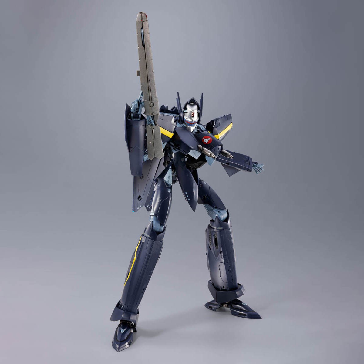 VF-17S Nightmare Stealthvalkyrie (Gamlin Kizaki use) Action