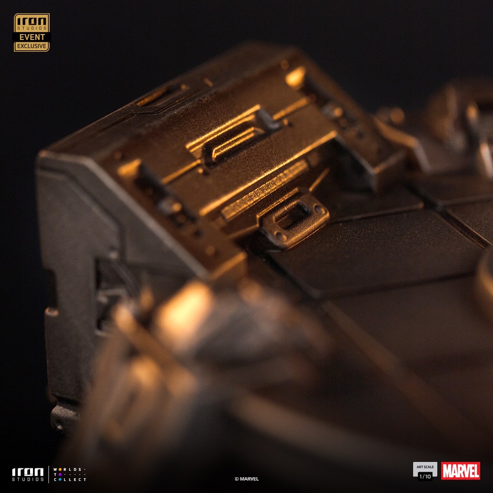 Marvel Iron Man (Metallic Comics) 1:10 Scale Statue  Exclusive Edition (Prototype Shown) View 14