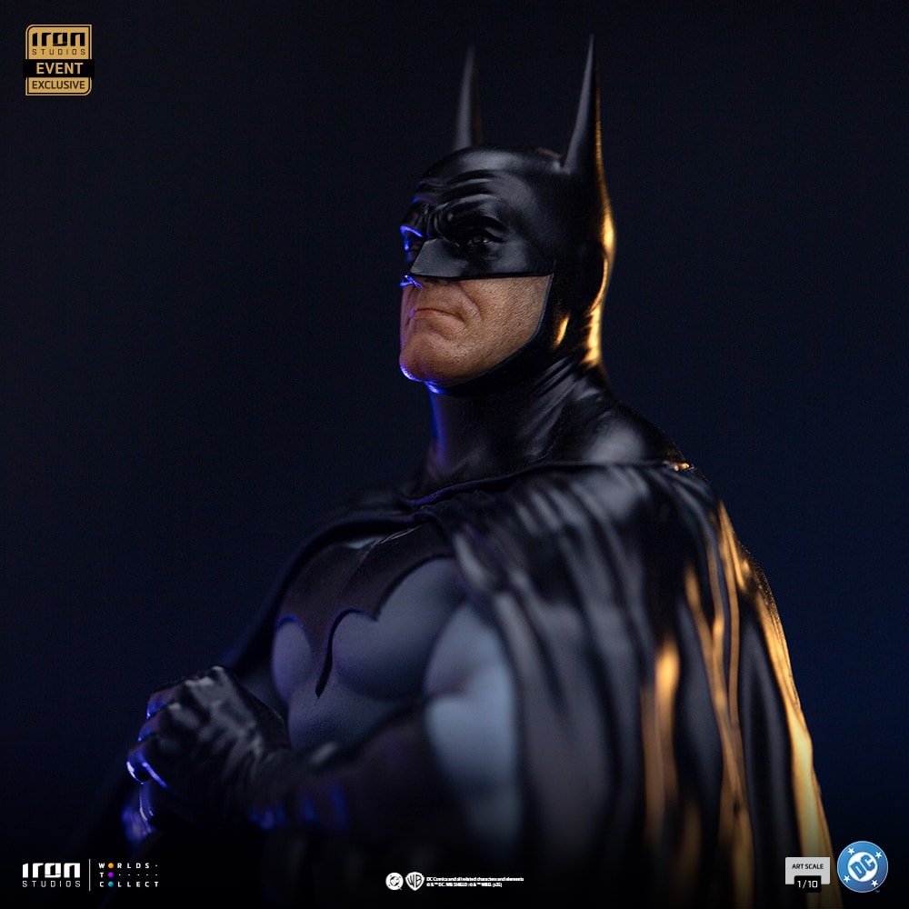 DC Comics Batman (Alex Ross) 1:10 Scale Statue  Exclusive Edition (Prototype Shown) View 6