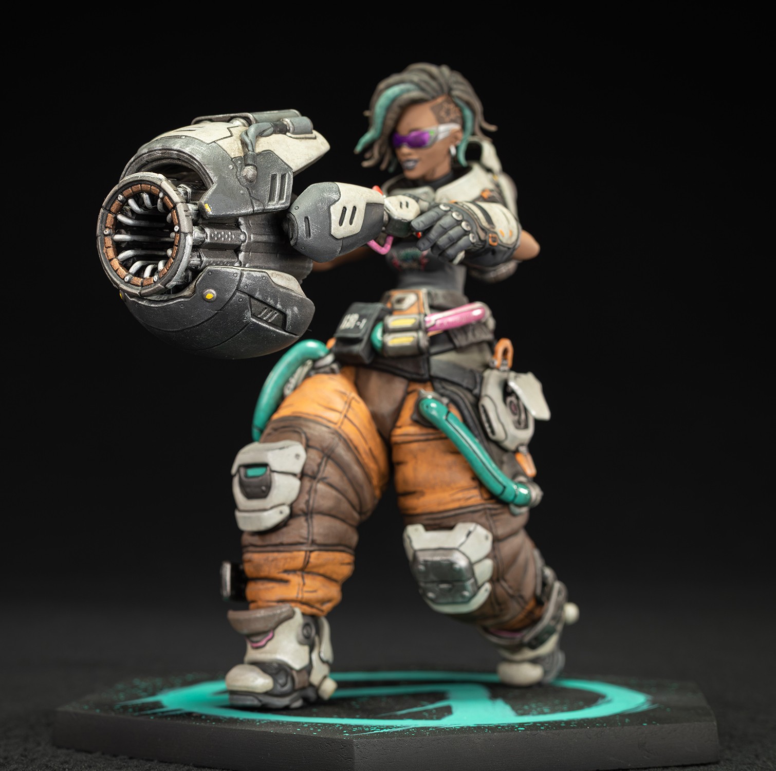 Borderlands Harlowe PVC Figure  (Prototype Shown) View 1