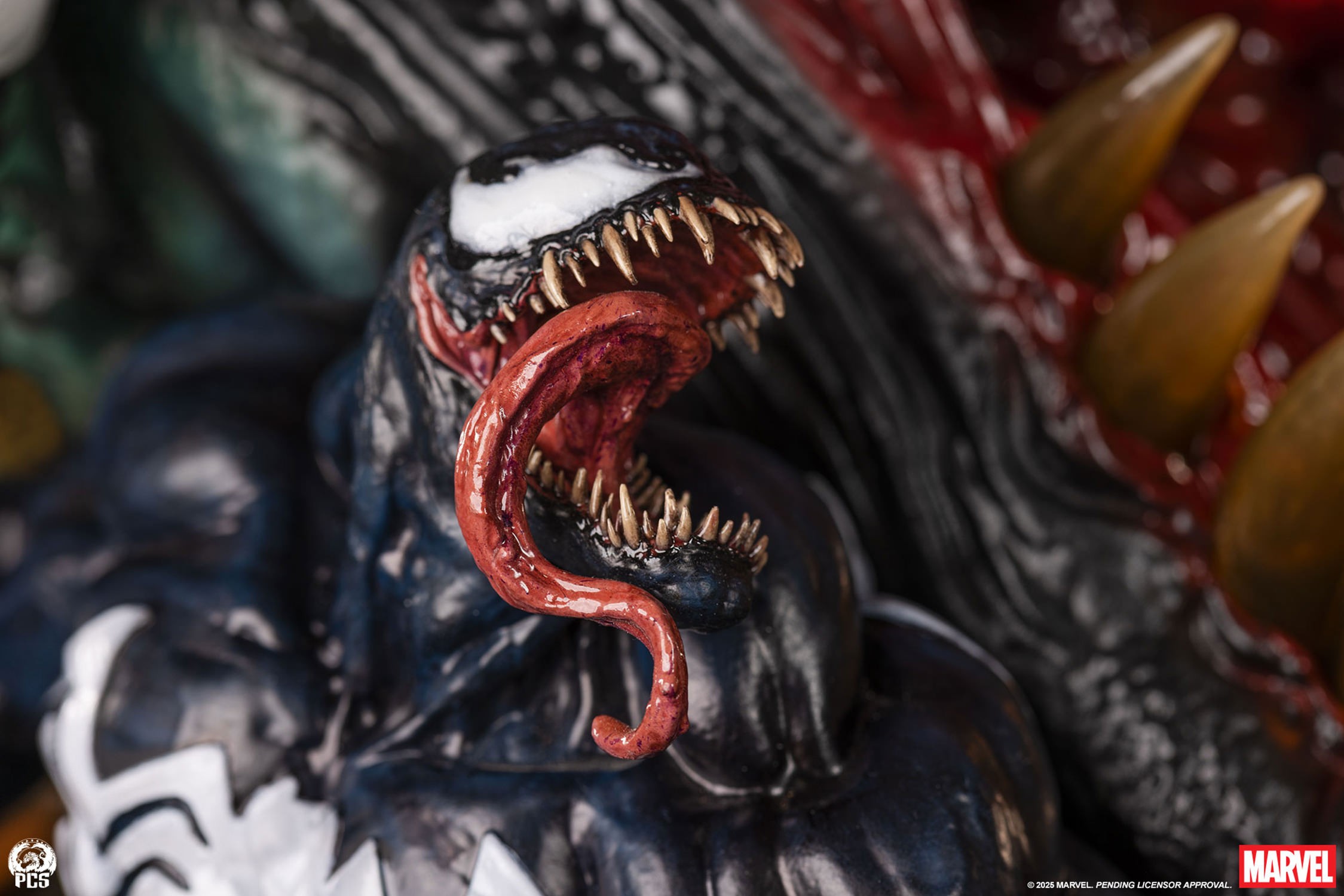 Marvel Venom Fine Art Bust  (Prototype Shown) View 17