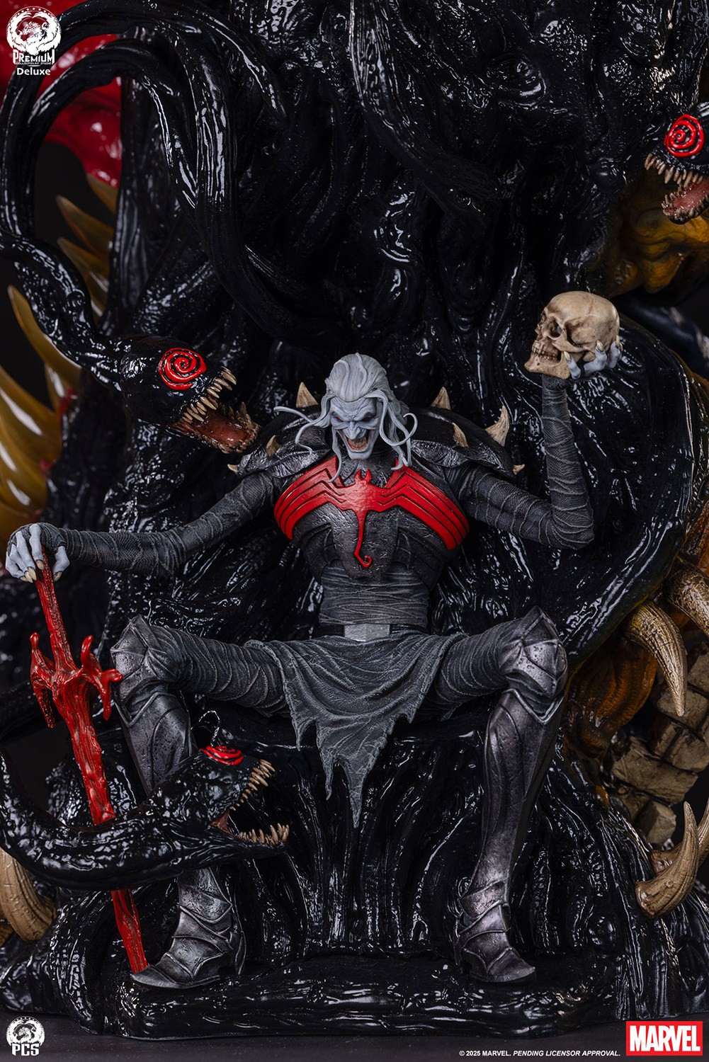 Marvel Venom (Deluxe Edition) Fine Art Bust  (Prototype Shown) View 6