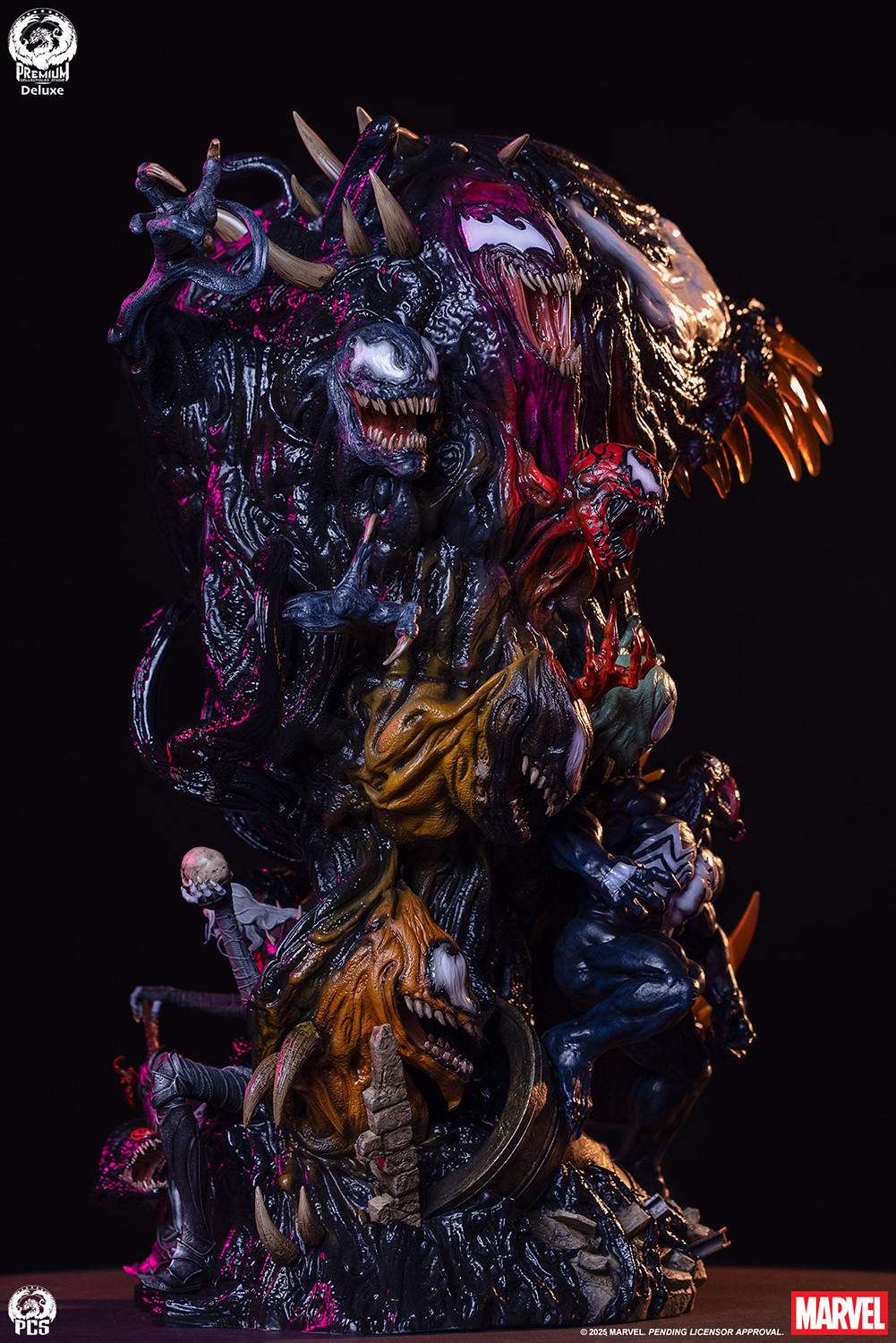 Marvel Venom (Deluxe Edition) Fine Art Bust  (Prototype Shown) View 10