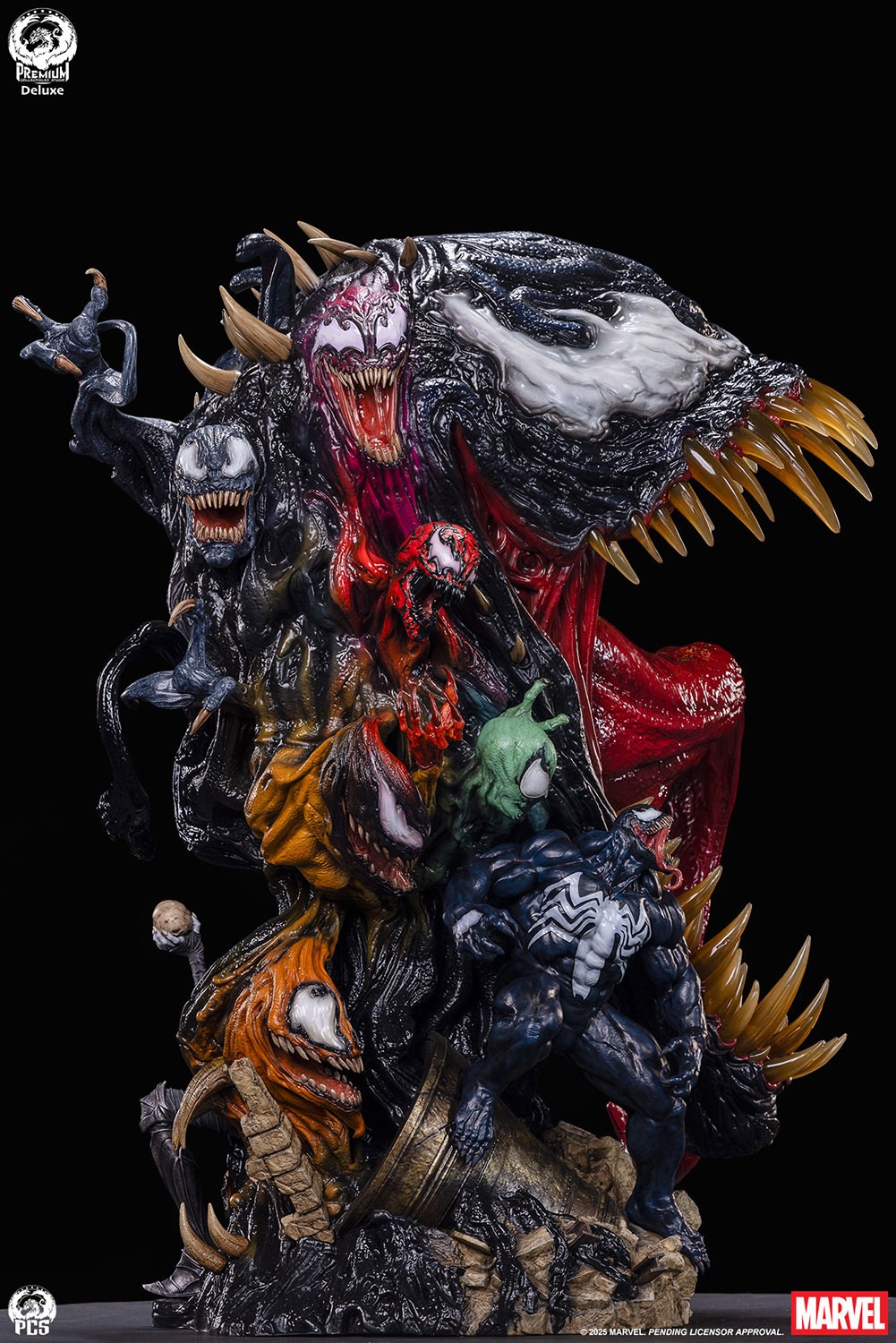 Marvel Venom (Deluxe Edition) Fine Art Bust  (Prototype Shown) View 11