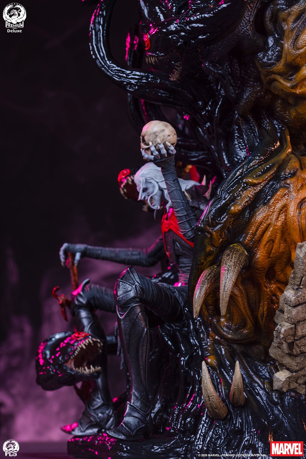 Marvel Venom (Deluxe Edition) Fine Art Bust  (Prototype Shown) View 12
