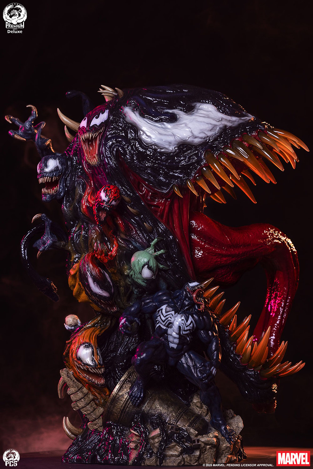Marvel Venom (Deluxe Edition) Fine Art Bust  (Prototype Shown) View 17