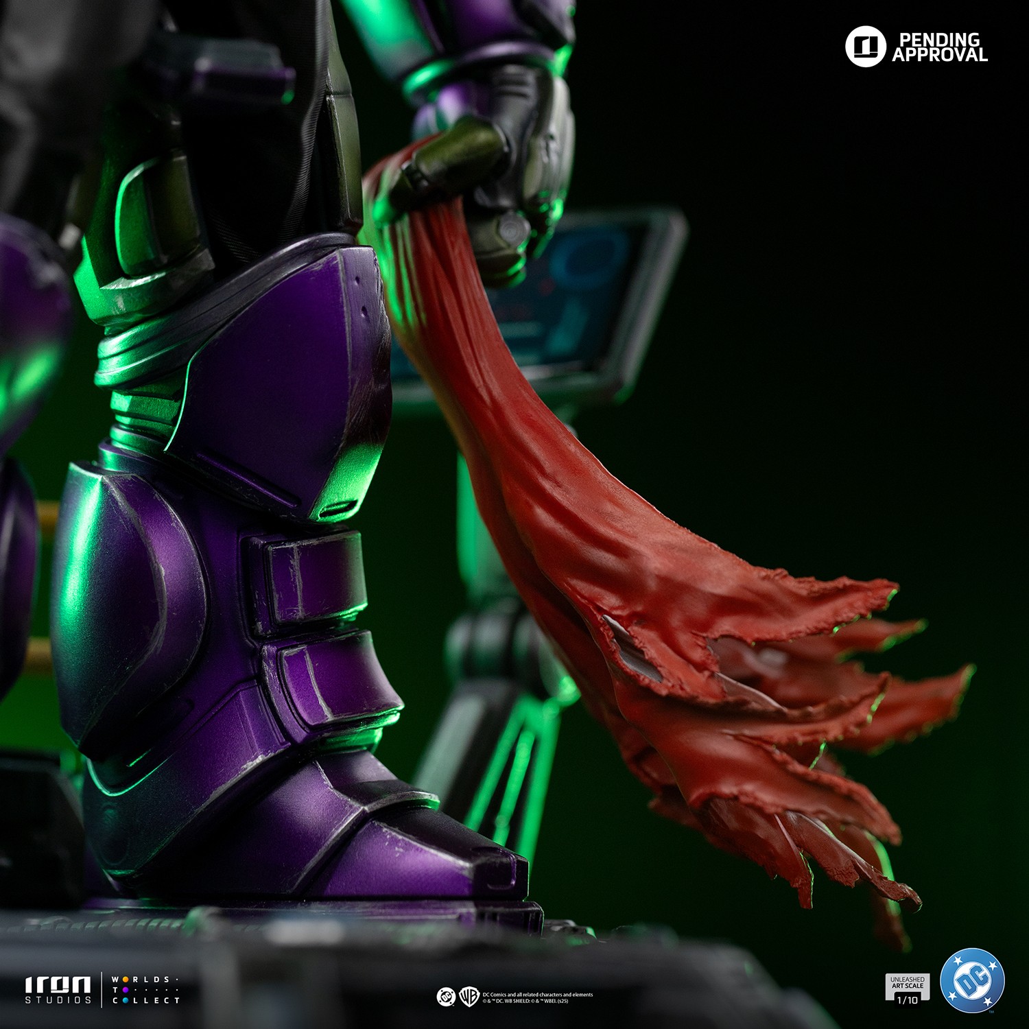 DC Comics Lex Luthor Unleashed 1:10 Scale Statue  (Prototype Shown) View 6