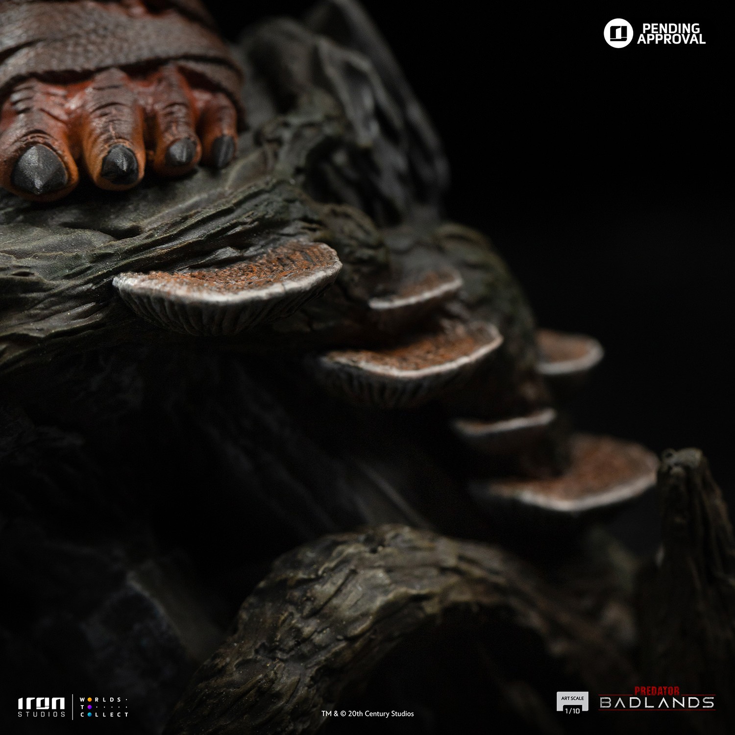 Predator Dek & Thia 1:10 Scale Statue  (Prototype Shown) View 12
