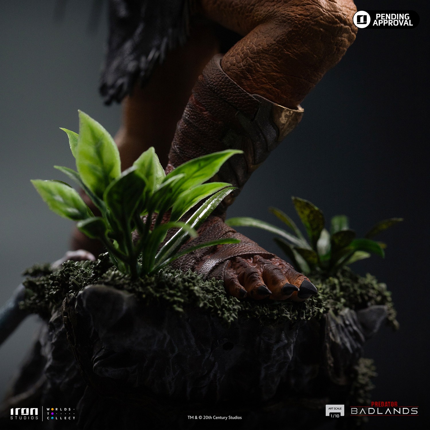 Predator Dek & Thia 1:10 Scale Statue  (Prototype Shown) View 14