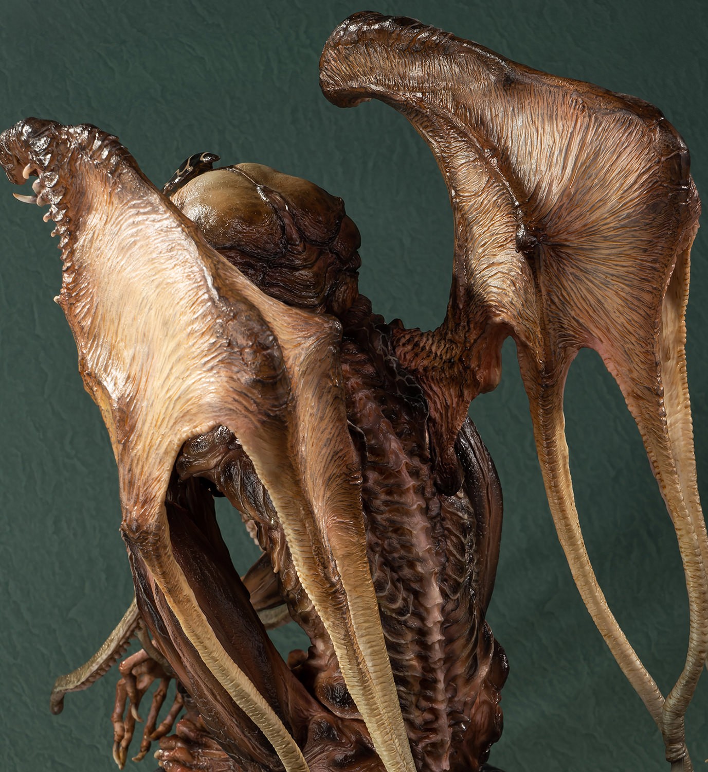 H.P. Lovecraft Cthulhu V2 Statues  (Prototype Shown) View 4