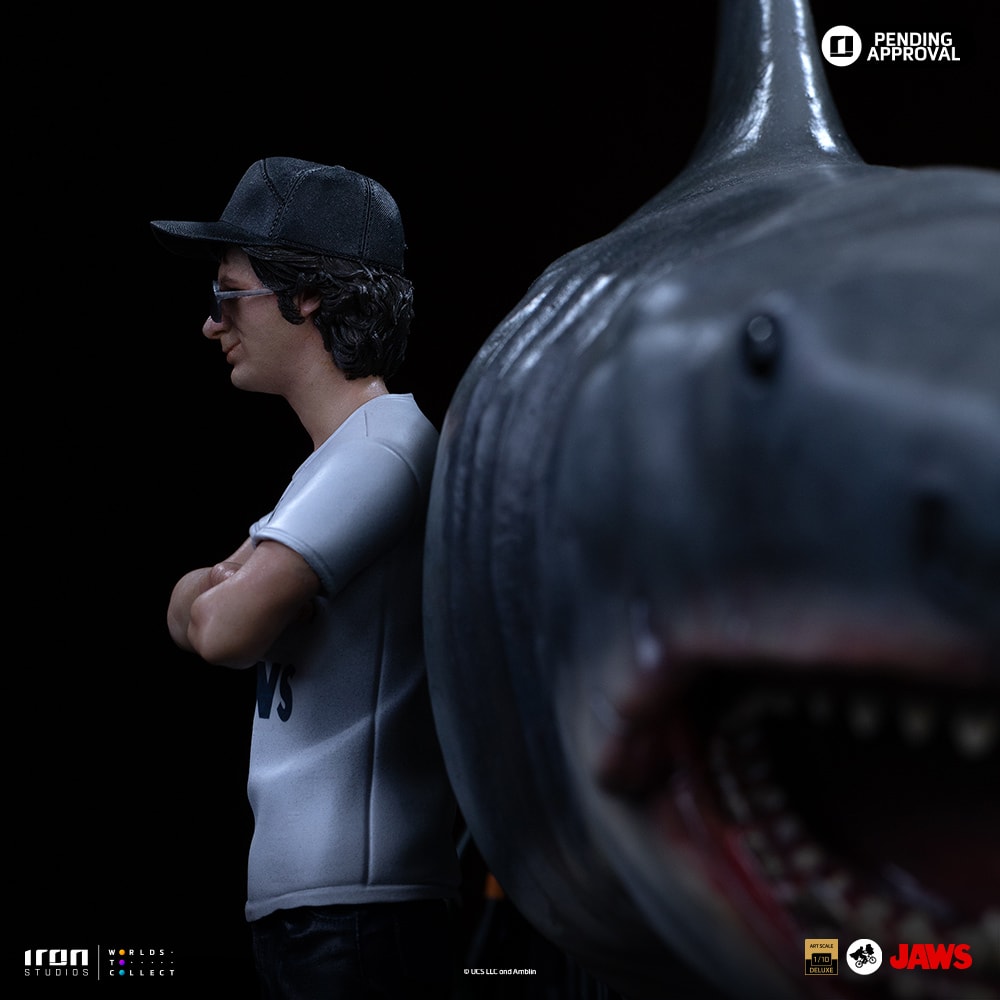Jaws Steven Spielberg (Jaws 50th Anniversary) Deluxe 1:10 Scale Statue  (Prototype Shown) View 4