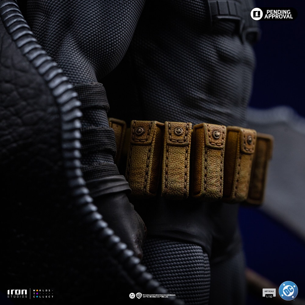 DC Comics Batman Absolute 1:10 Scale Statue  (Prototype Shown) View 8