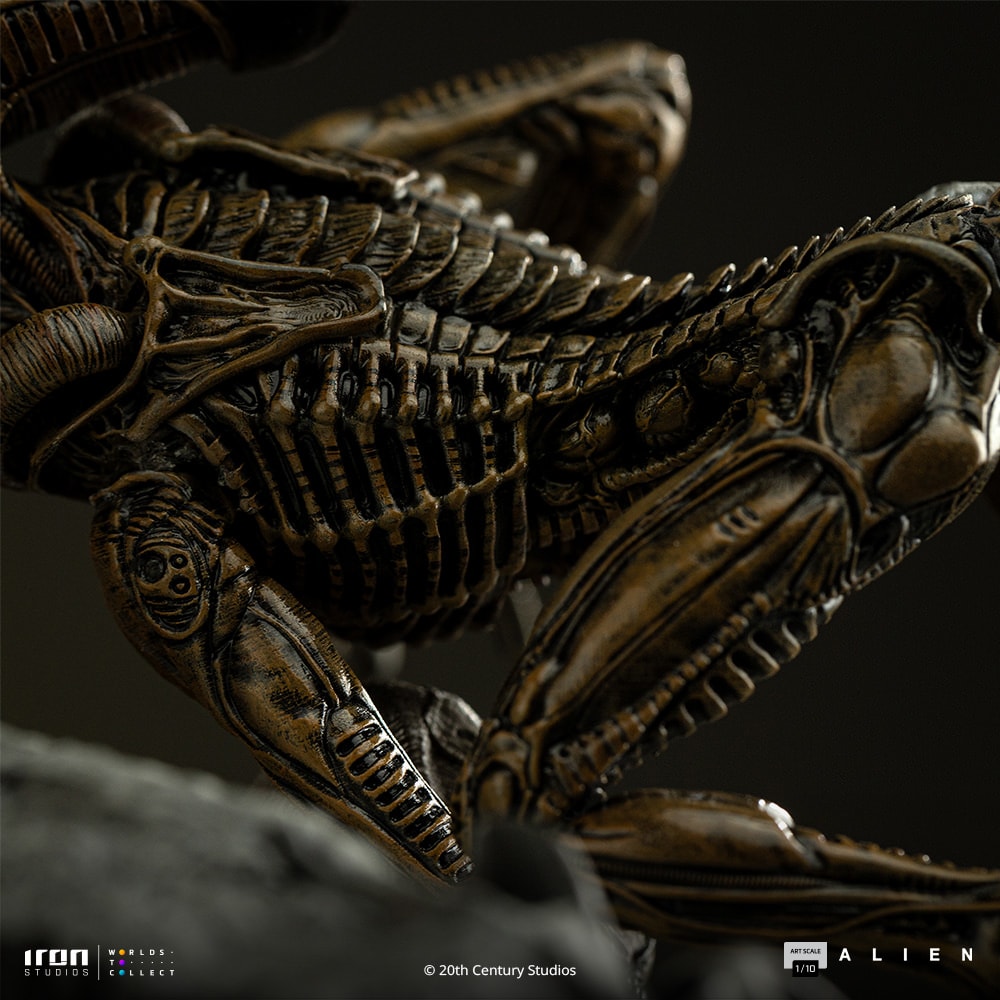 Alien 3 Ellen Ripley and Dog Alien 1:10 Scale Statue  (Prototype Shown) View 5