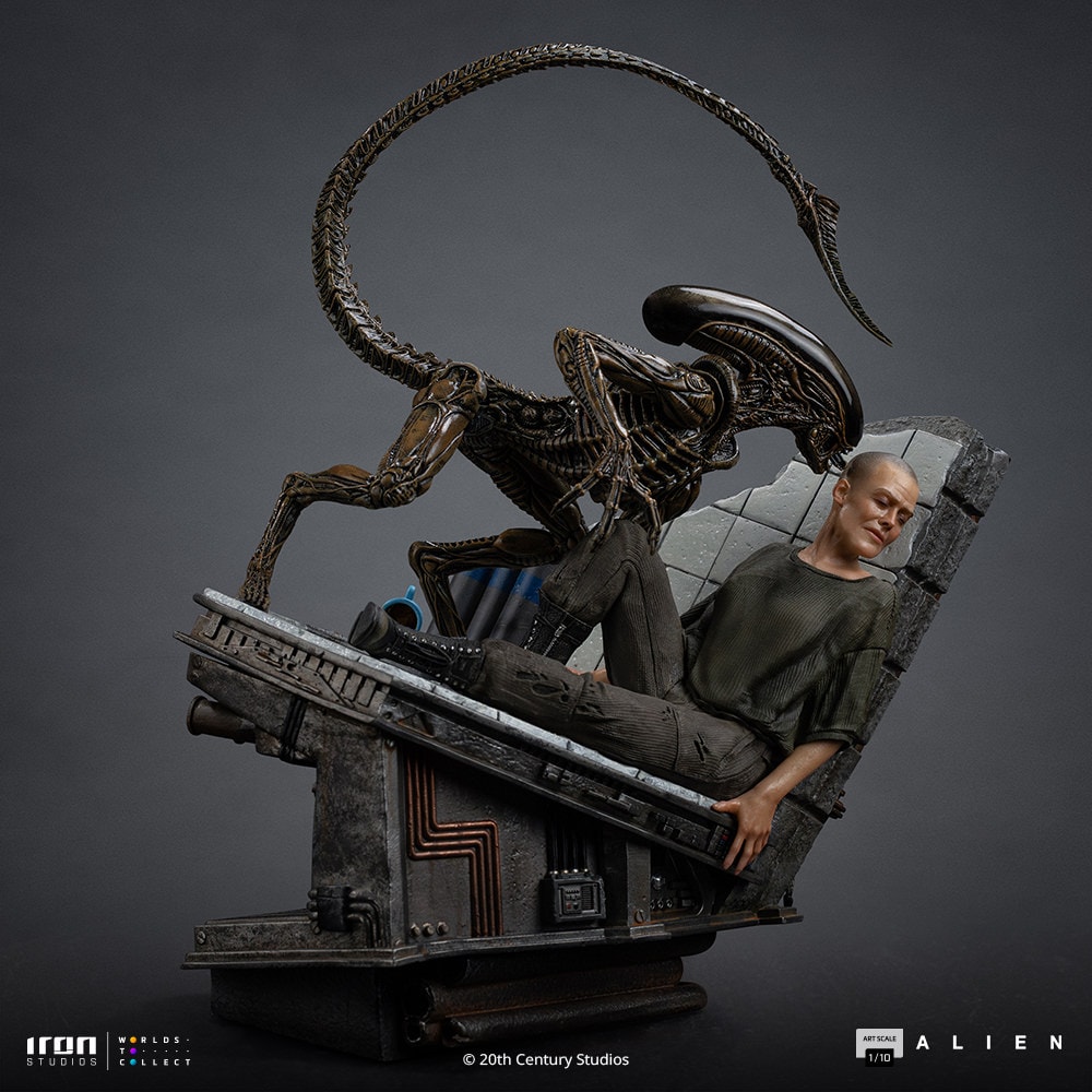 Alien 3 Ellen Ripley and Dog Alien 1:10 Scale Statue  (Prototype Shown) View 9